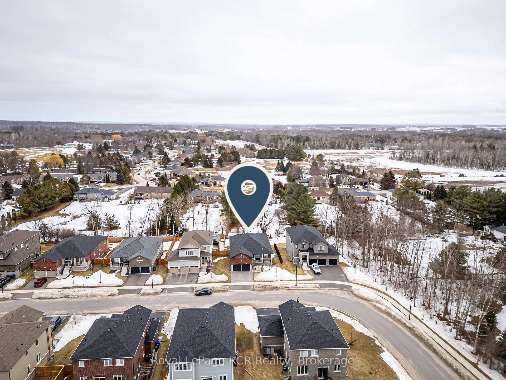 Photo 29 of 15 Emerald Street, Wasaga Beach — HOMEH