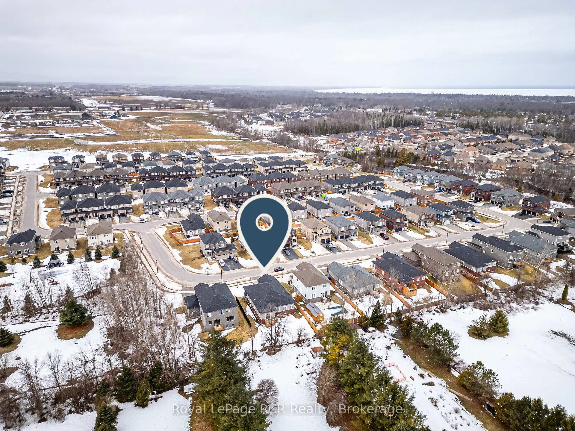 Photo 30 of 15 Emerald Street, Wasaga Beach — HOMEH