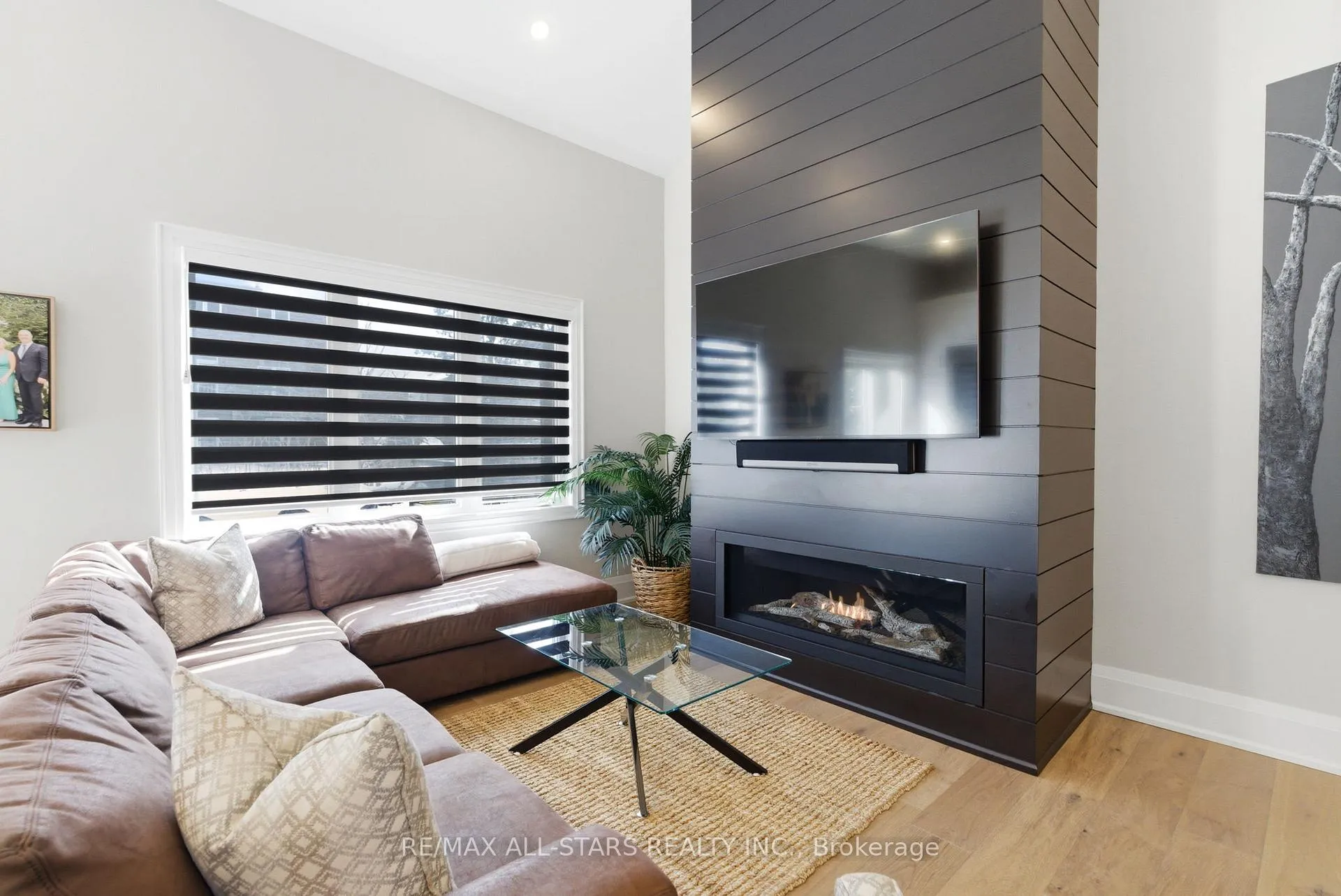 Photo 8 of 38 Hildred Cushing Way, Uxbridge — HOMEH