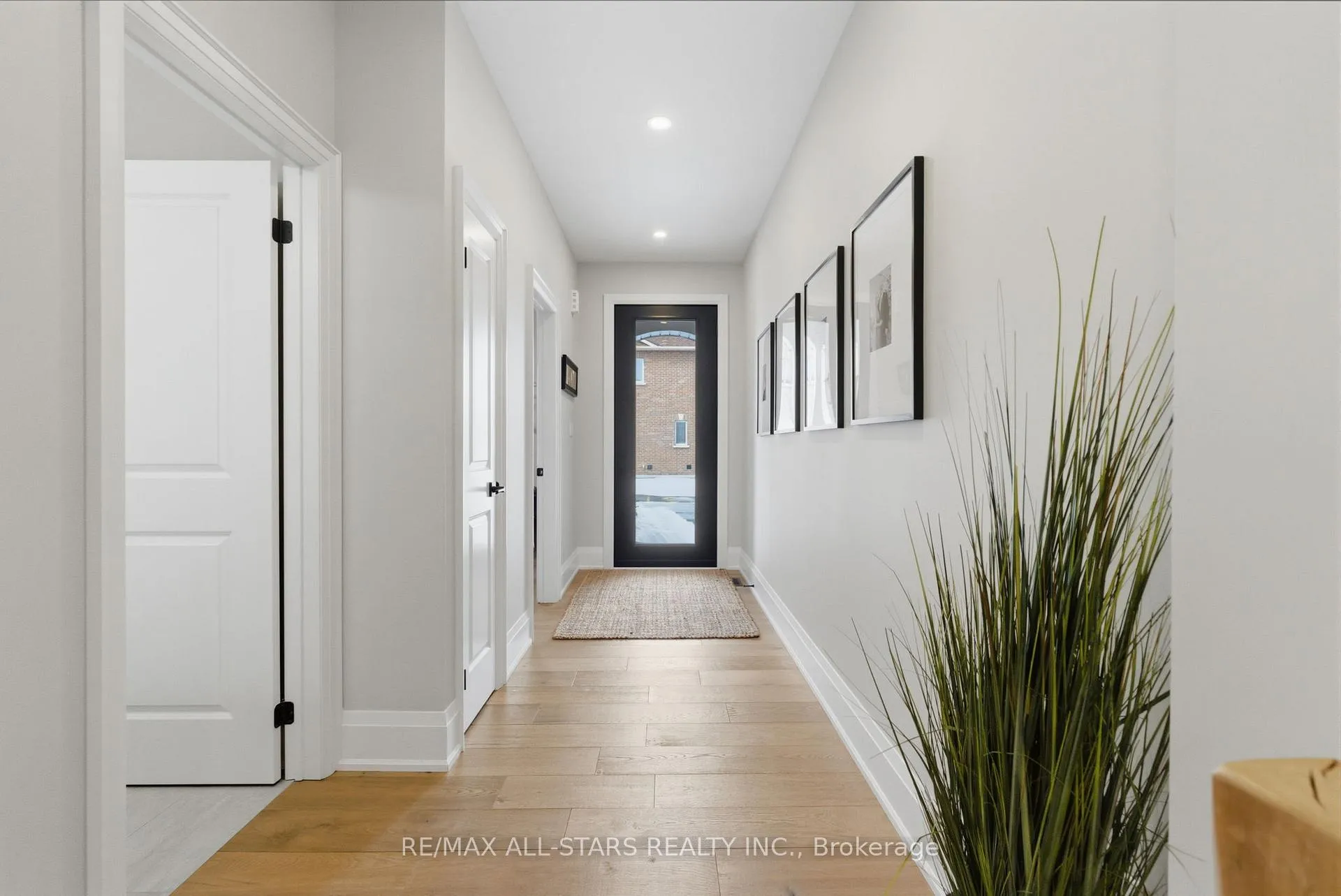 Photo 16 of 38 Hildred Cushing Way, Uxbridge — HOMEH