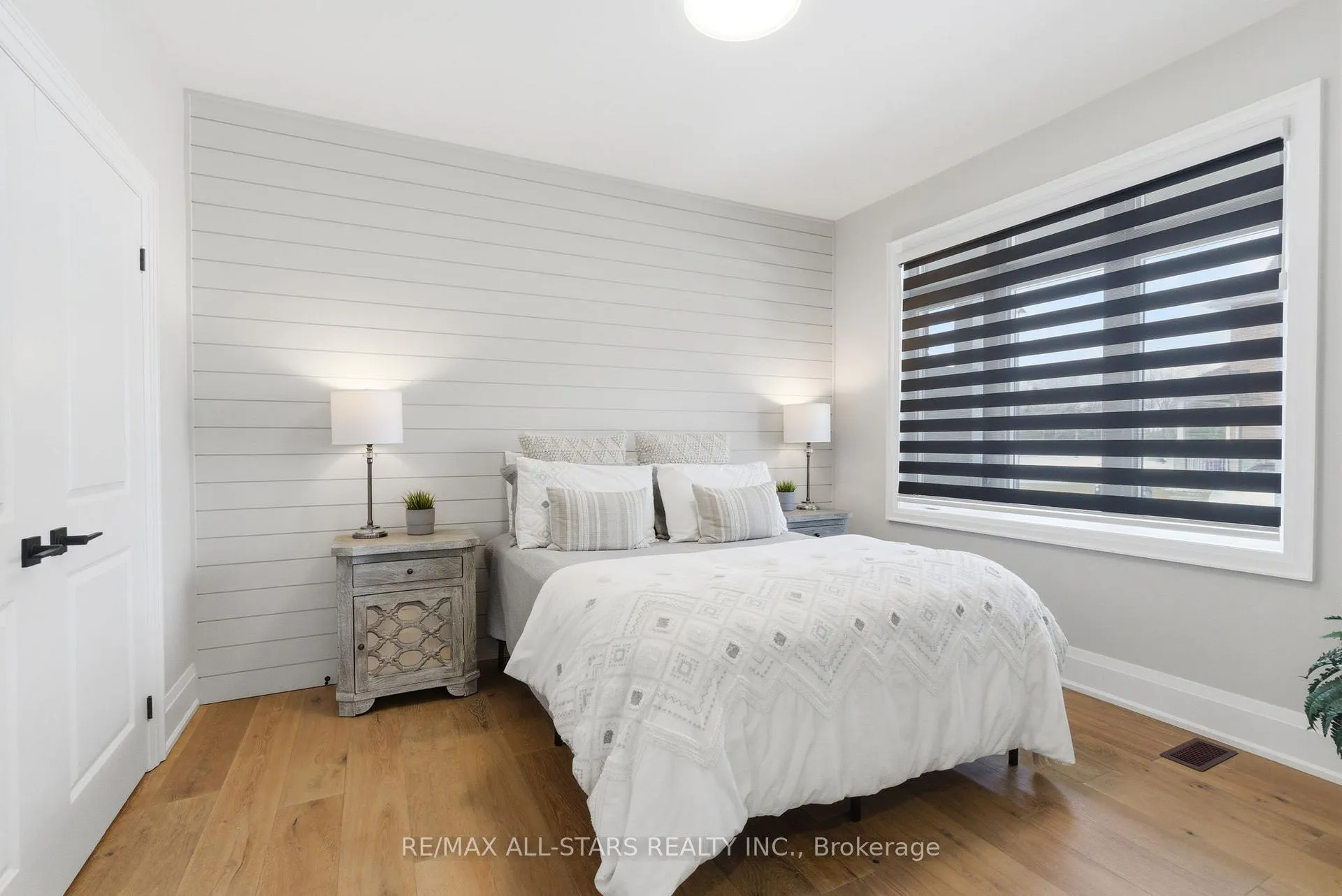 Photo 17 of 38 Hildred Cushing Way, Uxbridge — HOMEH