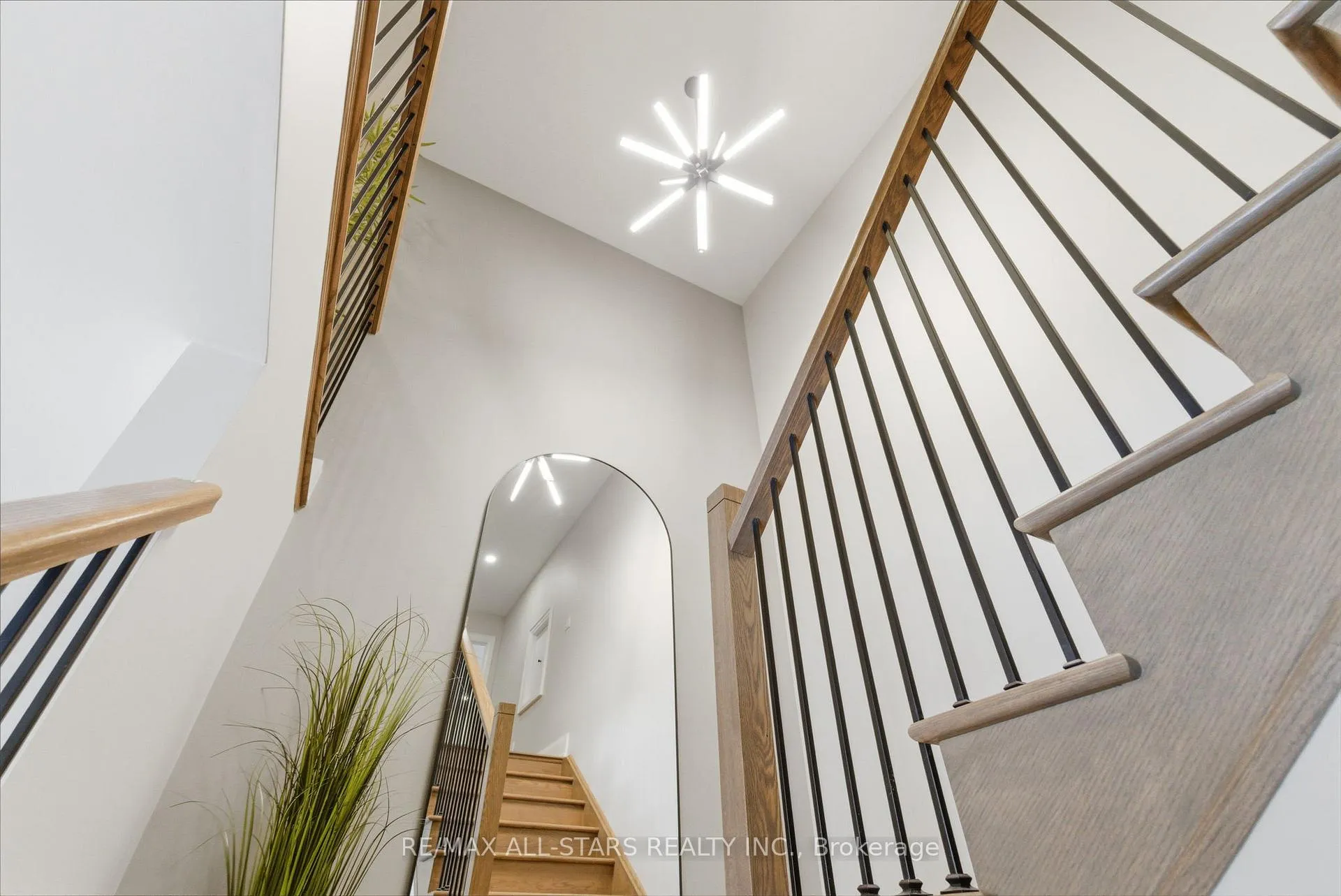 Photo 21 of 38 Hildred Cushing Way, Uxbridge — HOMEH