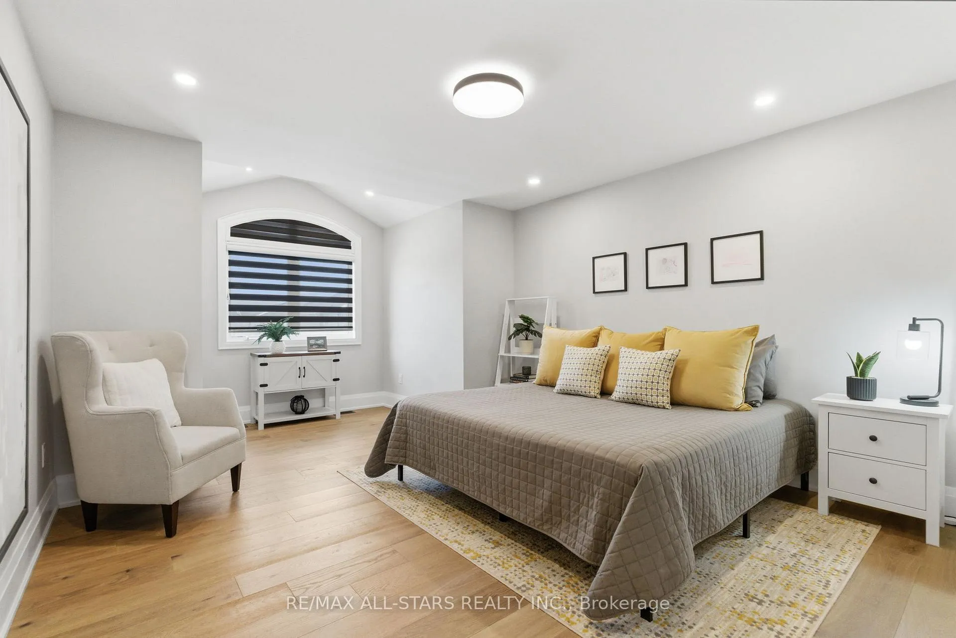 Photo 24 of 38 Hildred Cushing Way, Uxbridge — HOMEH