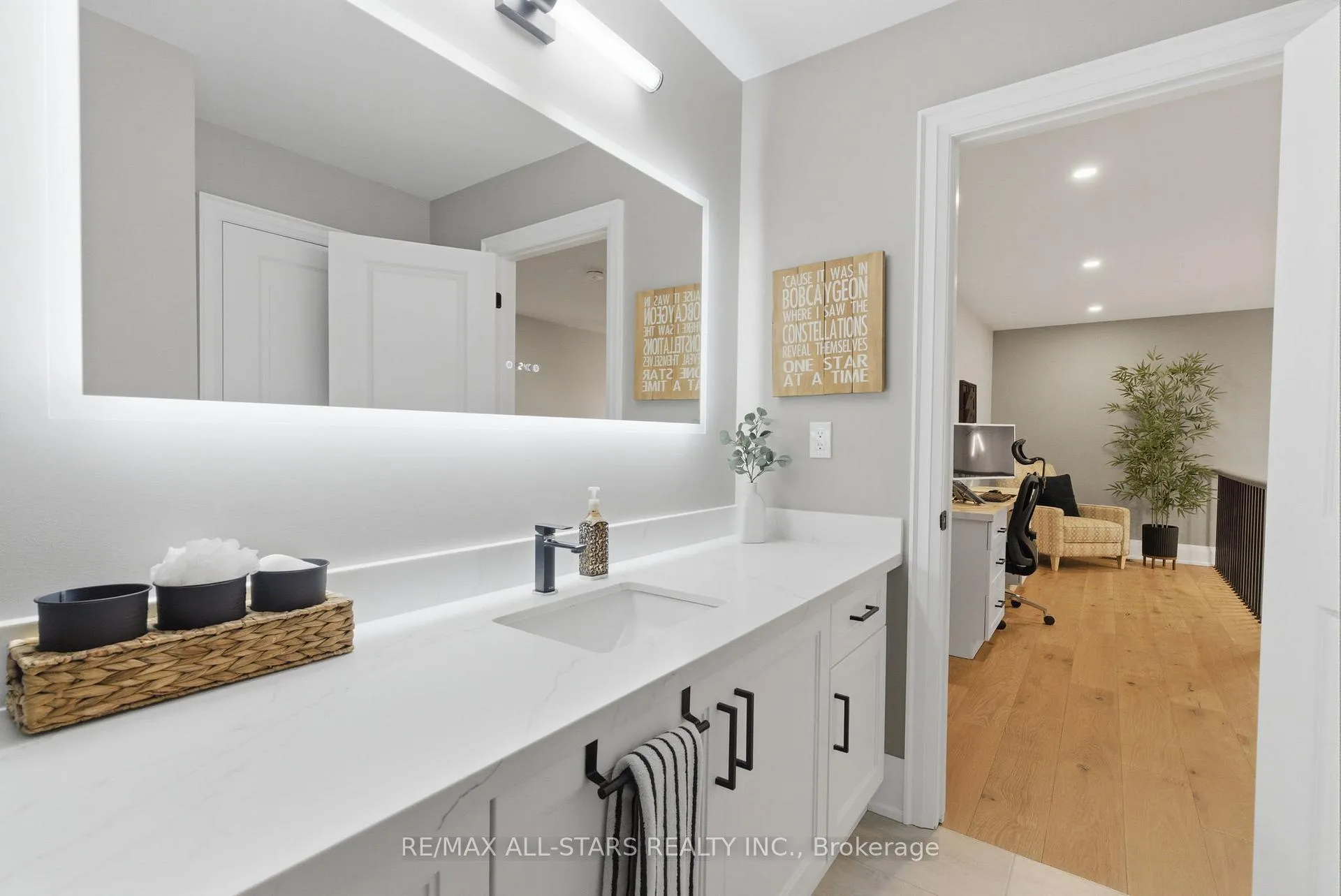 Photo 27 of 38 Hildred Cushing Way, Uxbridge — HOMEH