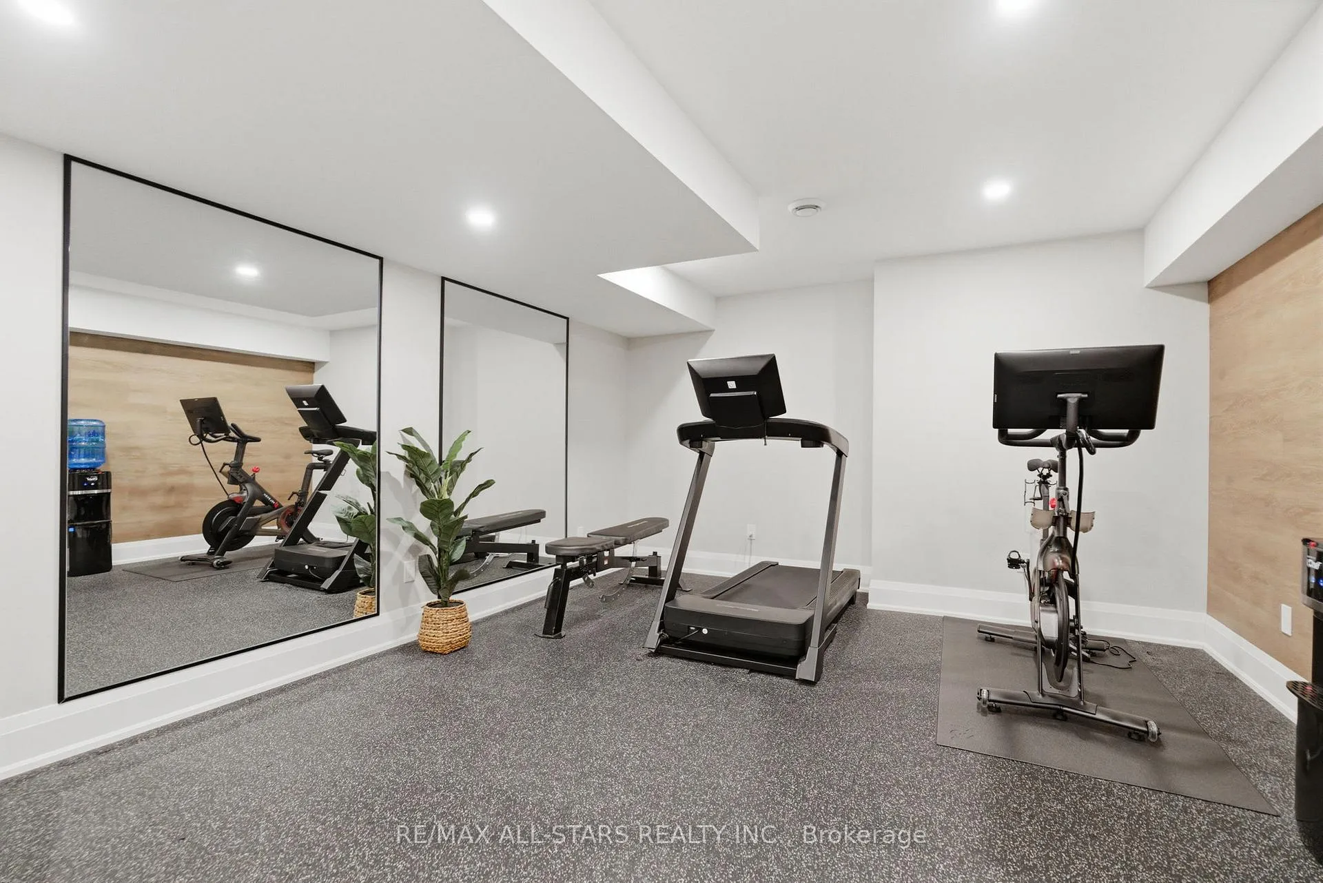 Photo 31 of 38 Hildred Cushing Way, Uxbridge — HOMEH