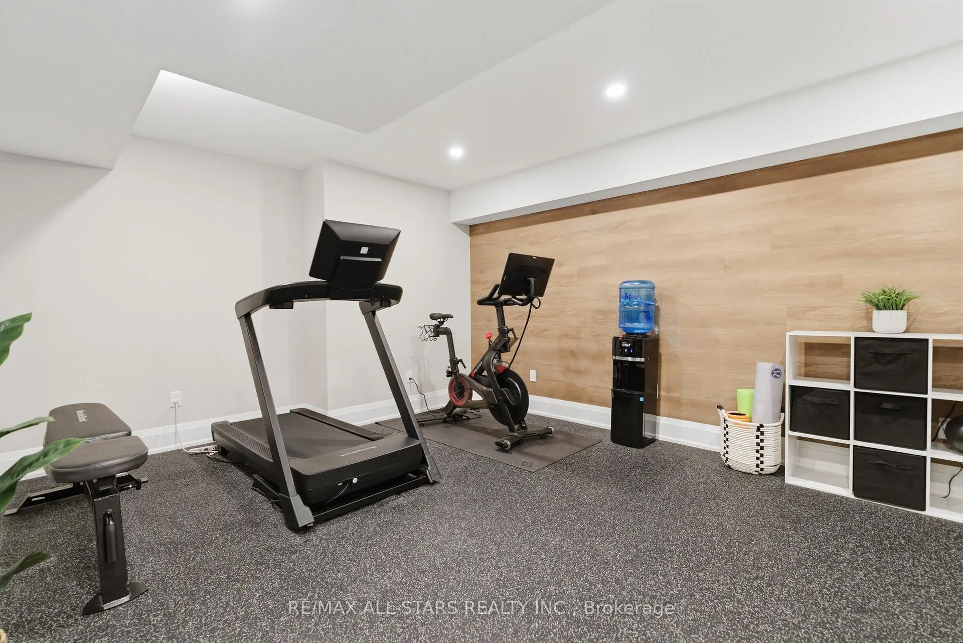Photo 32 of 38 Hildred Cushing Way, Uxbridge — HOMEH