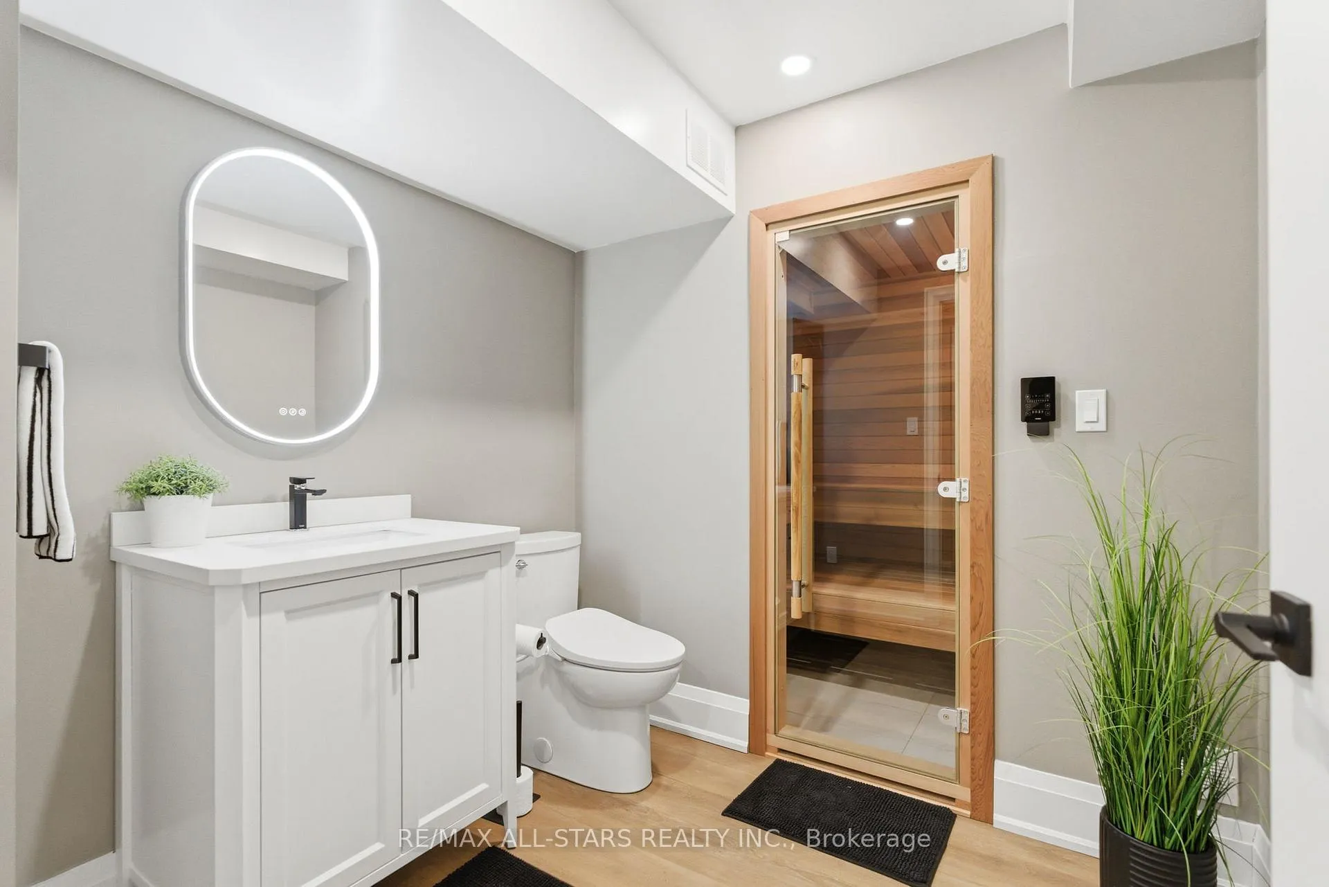 Photo 36 of 38 Hildred Cushing Way, Uxbridge — HOMEH