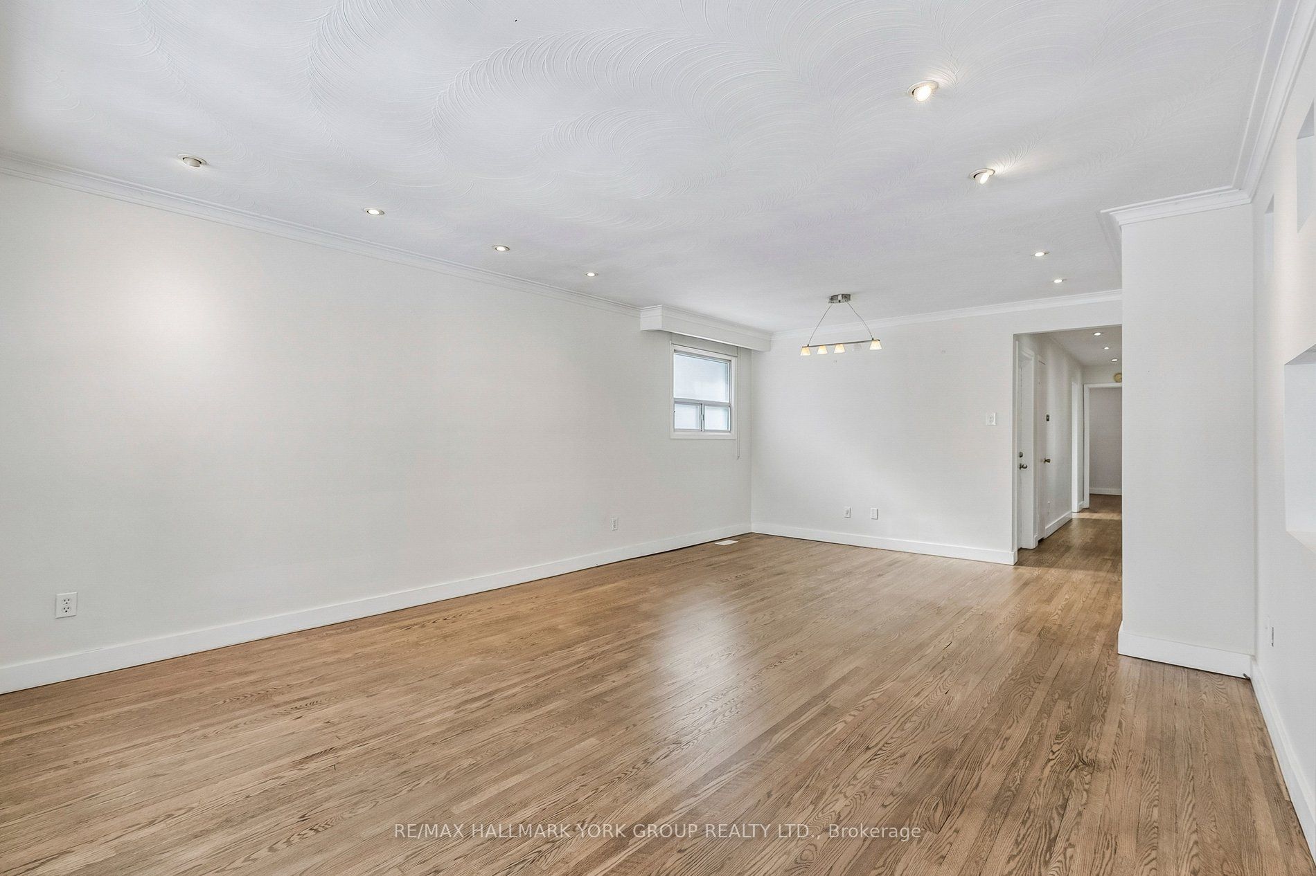 Photo 11 of 24 Coral Harbour Crescent, Markham, Bayview Fairway-Bayview Country Club Estates — HOMEH