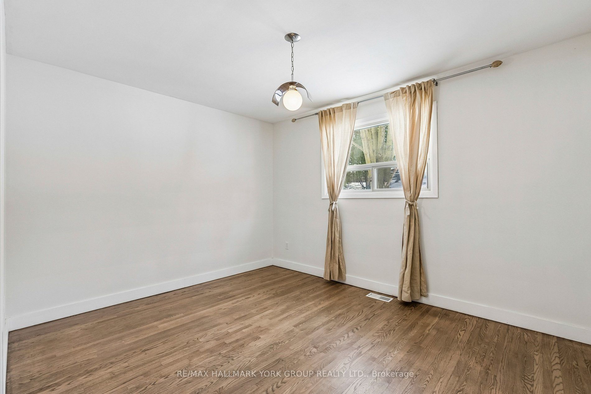 Photo 28 of 24 Coral Harbour Crescent, Markham, Bayview Fairway-Bayview Country Club Estates — HOMEH