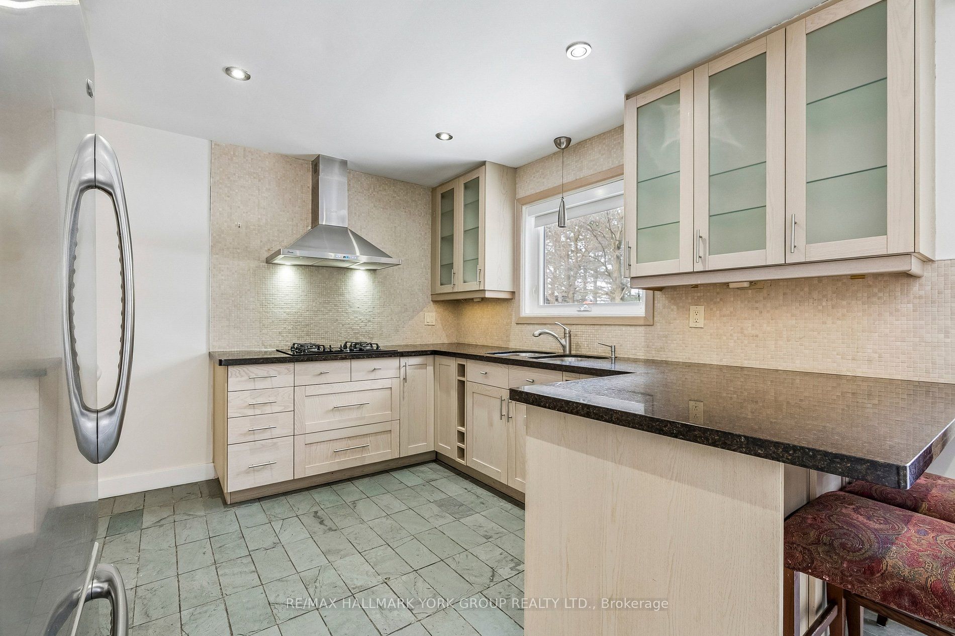 Photo 14 of 24 Coral Harbour Crescent, Markham, Bayview Fairway-Bayview Country Club Estates — HOMEH