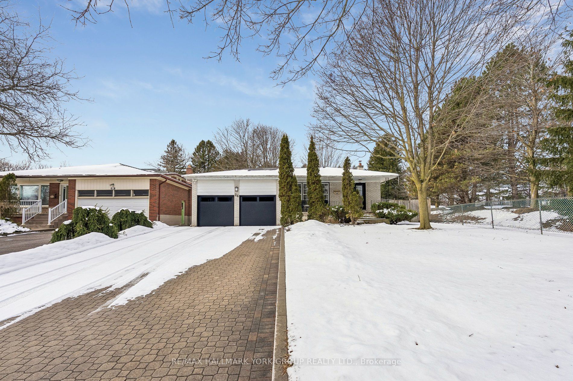 Photo 2 of 24 Coral Harbour Crescent, Markham, Bayview Fairway-Bayview Country Club Estates — HOMEH