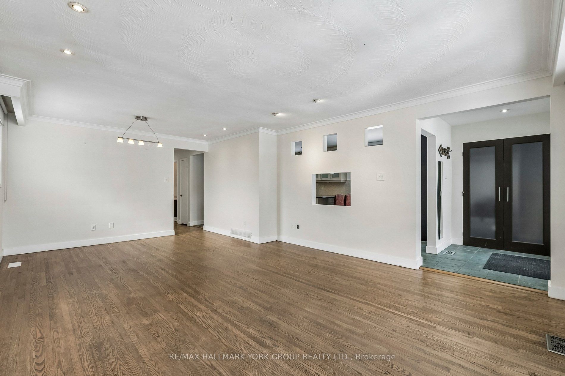 Photo 10 of 24 Coral Harbour Crescent, Markham, Bayview Fairway-Bayview Country Club Estates — HOMEH