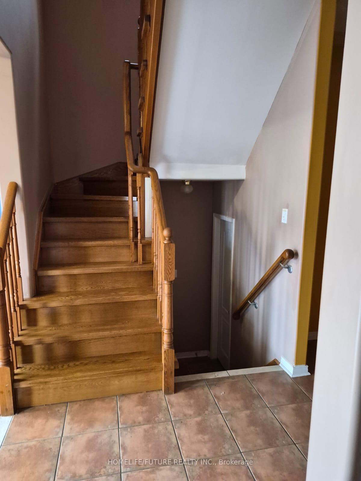 Photo 4 of 22 Snowcreek Street, Markham, Cornell — HOMEH