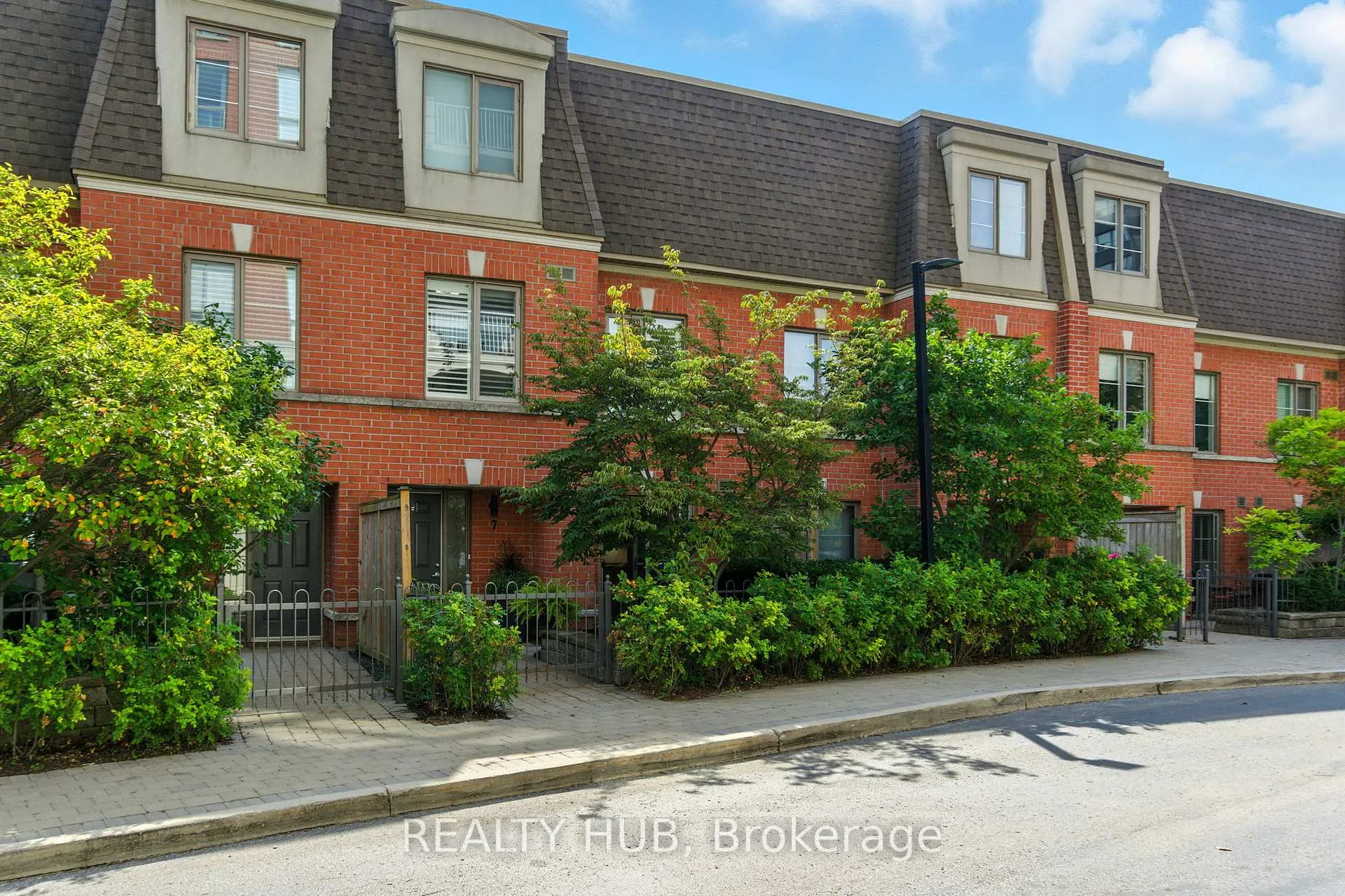 Front of Unit 7, 442 Maple Avenue