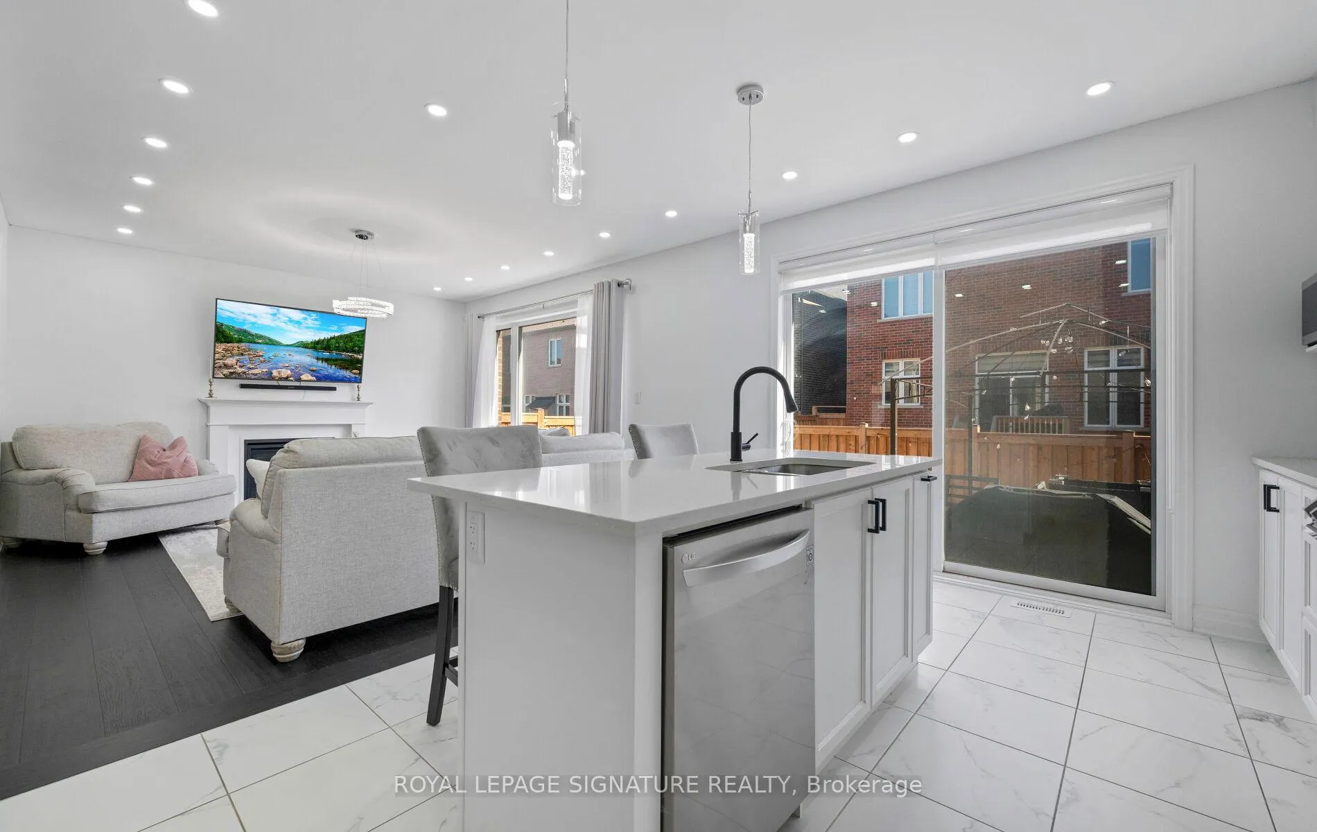 Photo 12 of 474 Violet Gate, Milton, Walker — HOMEH