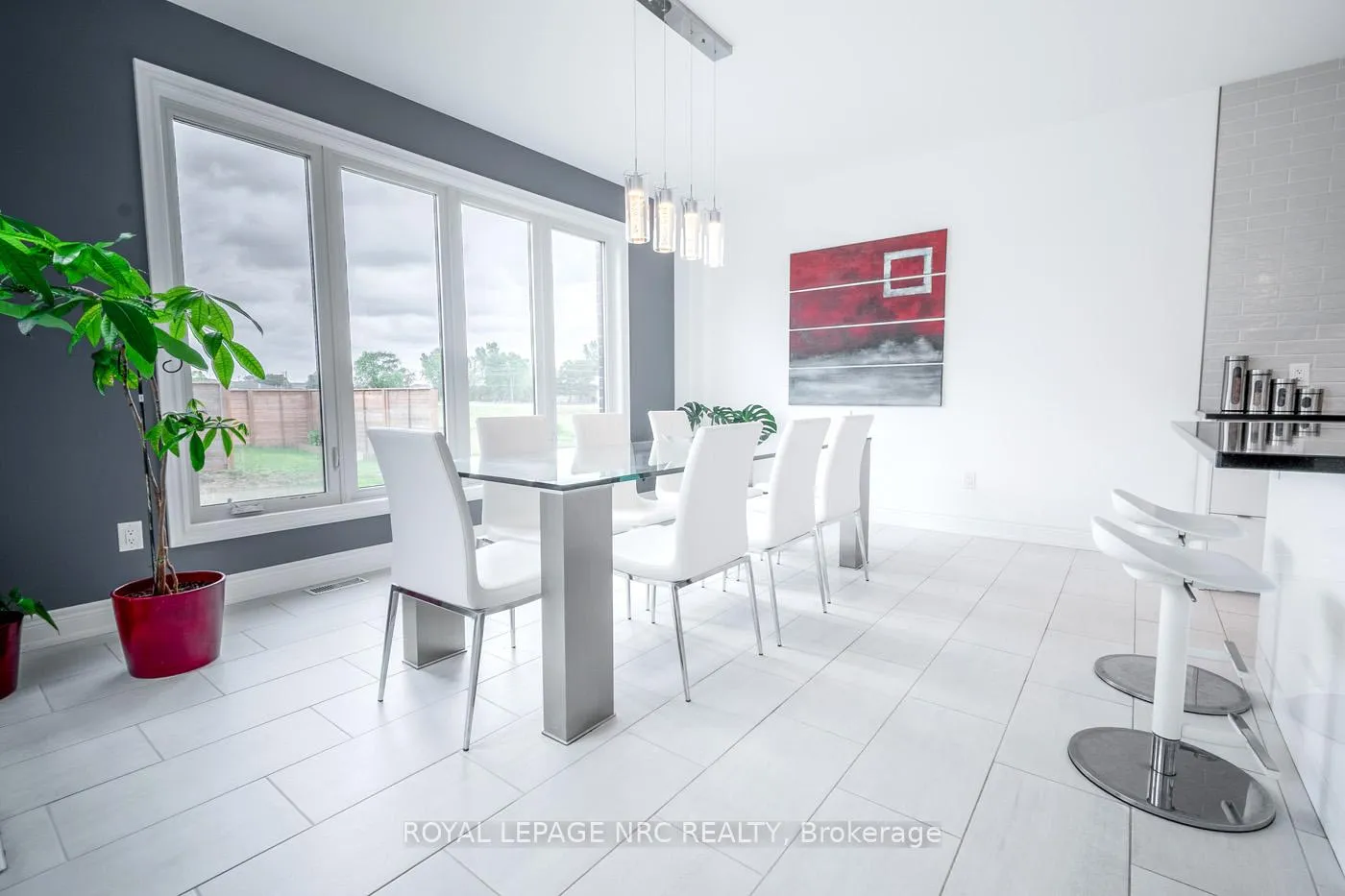 Photo 15 of 8945 Emily Boulevard, Niagara Falls, Brown — HOMEH