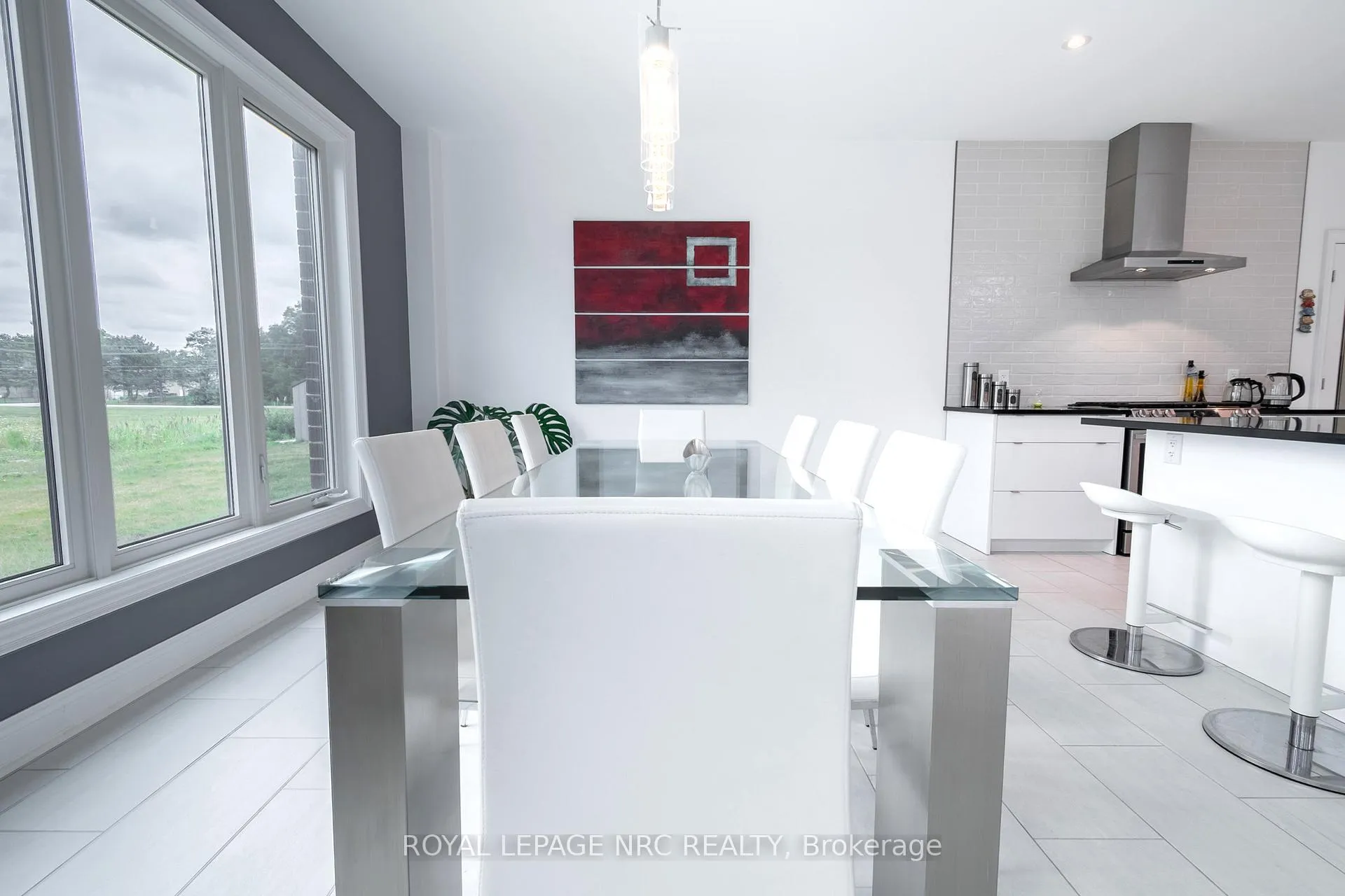 Photo 16 of 8945 Emily Boulevard, Niagara Falls, Brown — HOMEH