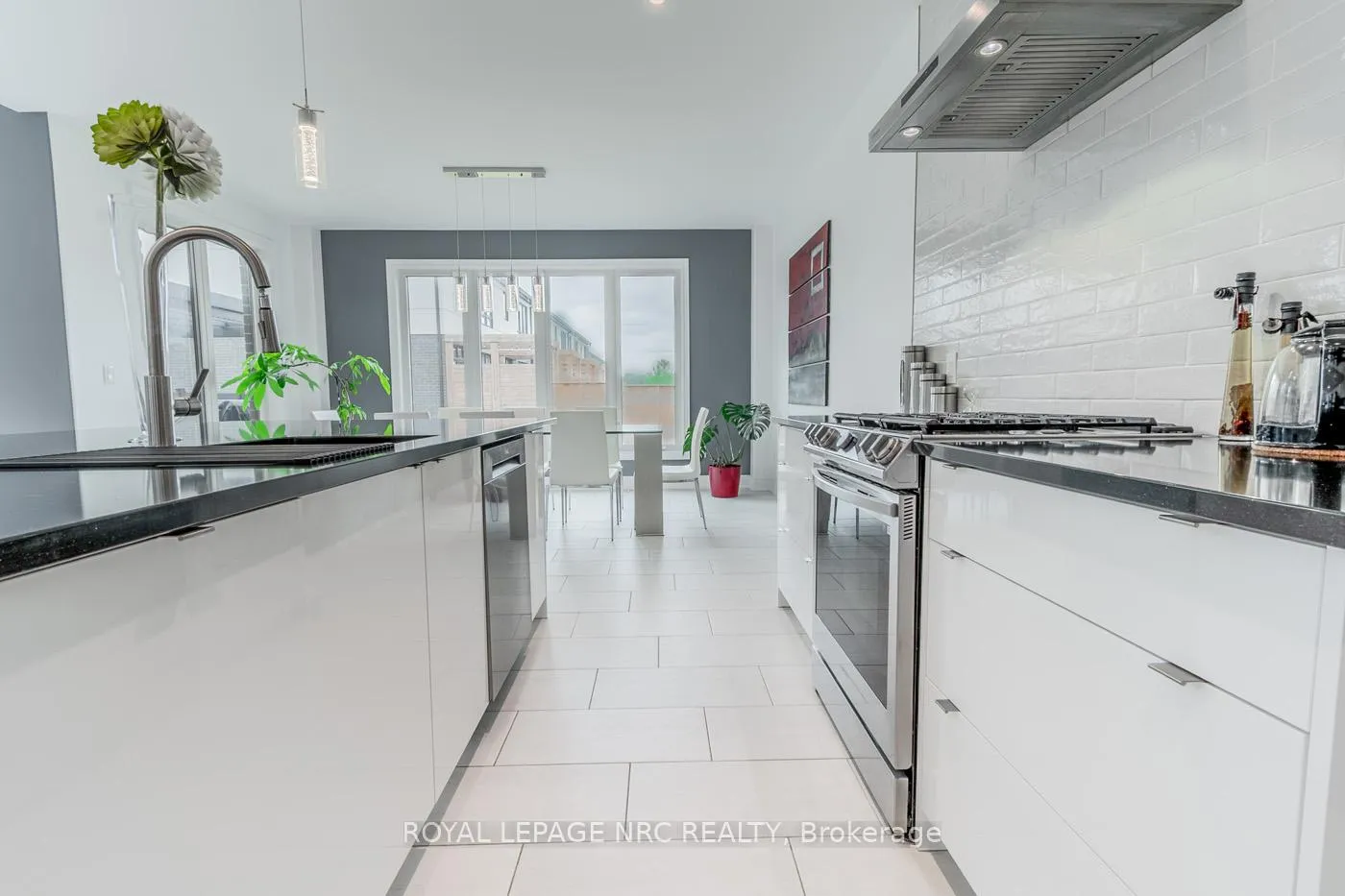 Photo 19 of 8945 Emily Boulevard, Niagara Falls, Brown — HOMEH