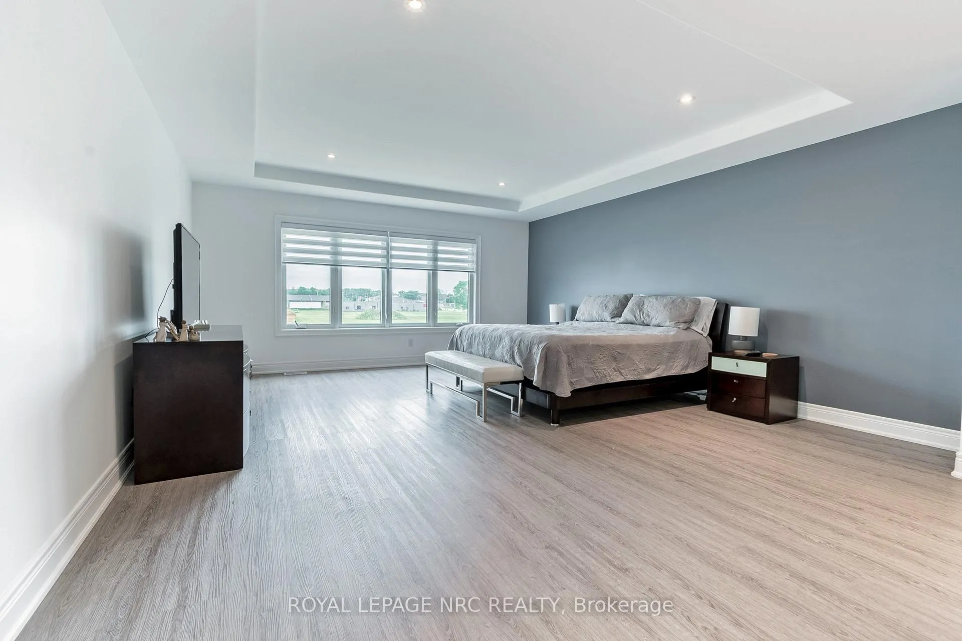 Photo 28 of 8945 Emily Boulevard, Niagara Falls, Brown — HOMEH