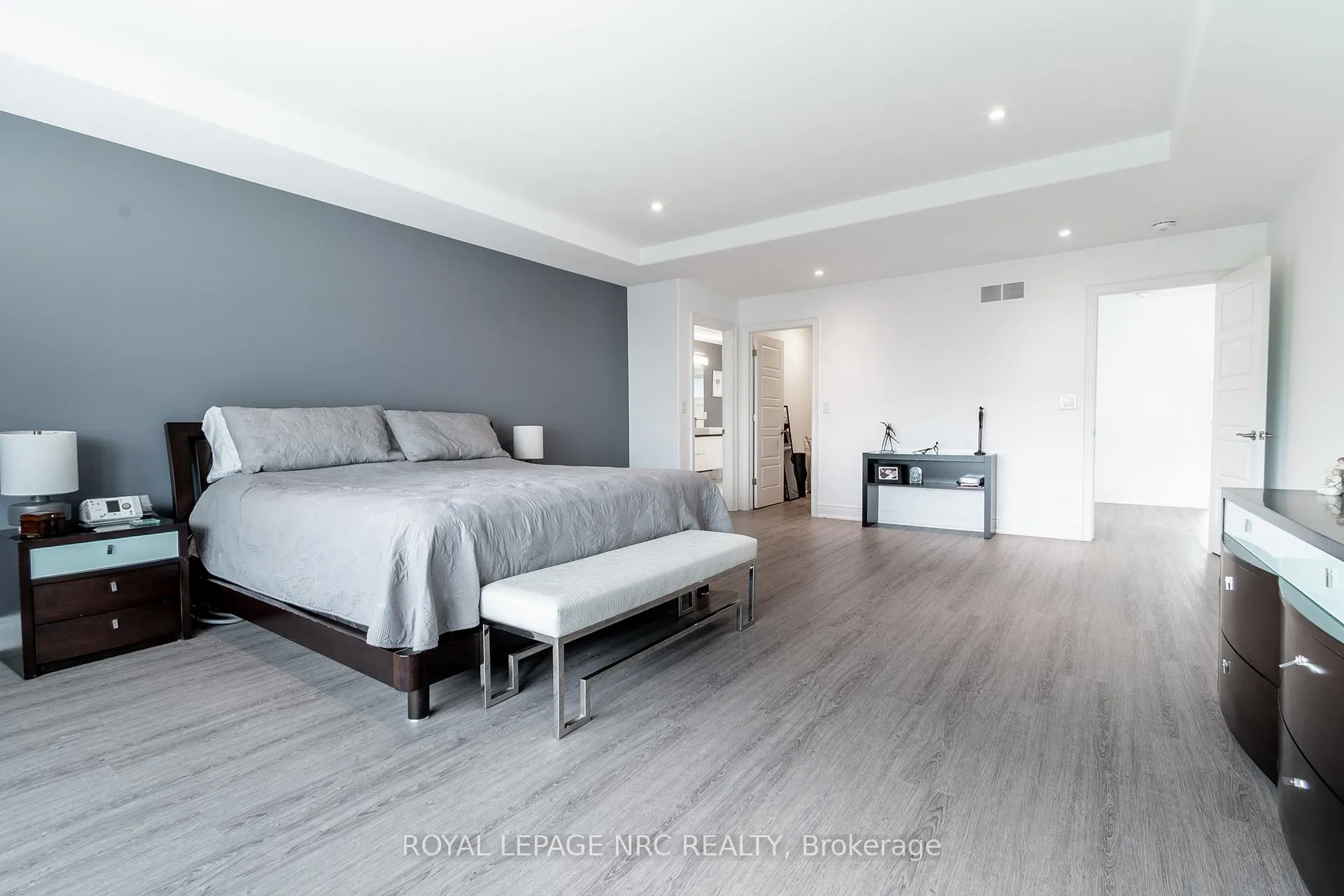 Photo 29 of 8945 Emily Boulevard, Niagara Falls, Brown — HOMEH