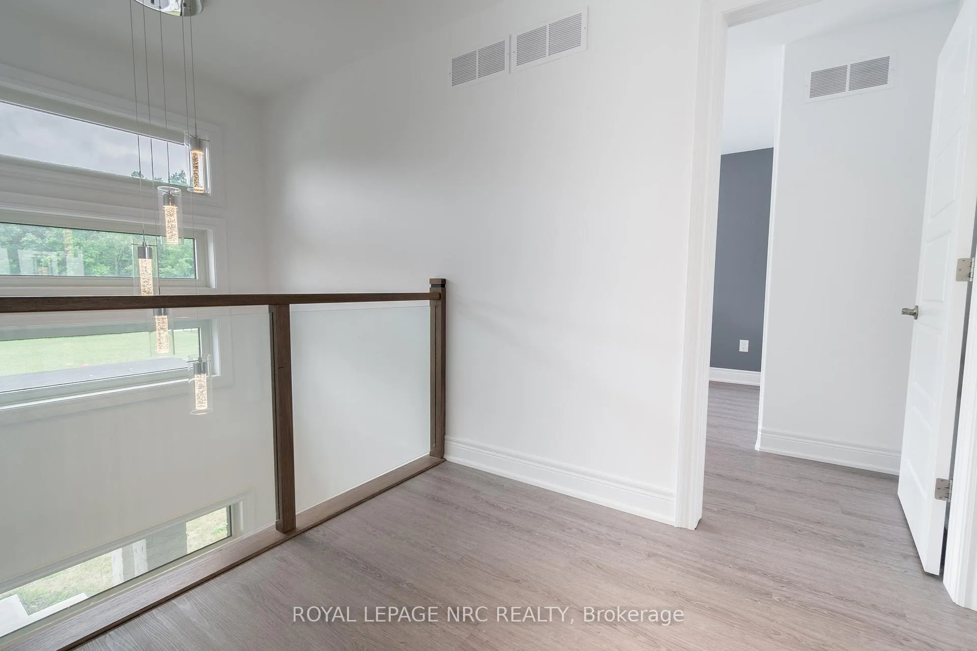 Photo 32 of 8945 Emily Boulevard, Niagara Falls, Brown — HOMEH