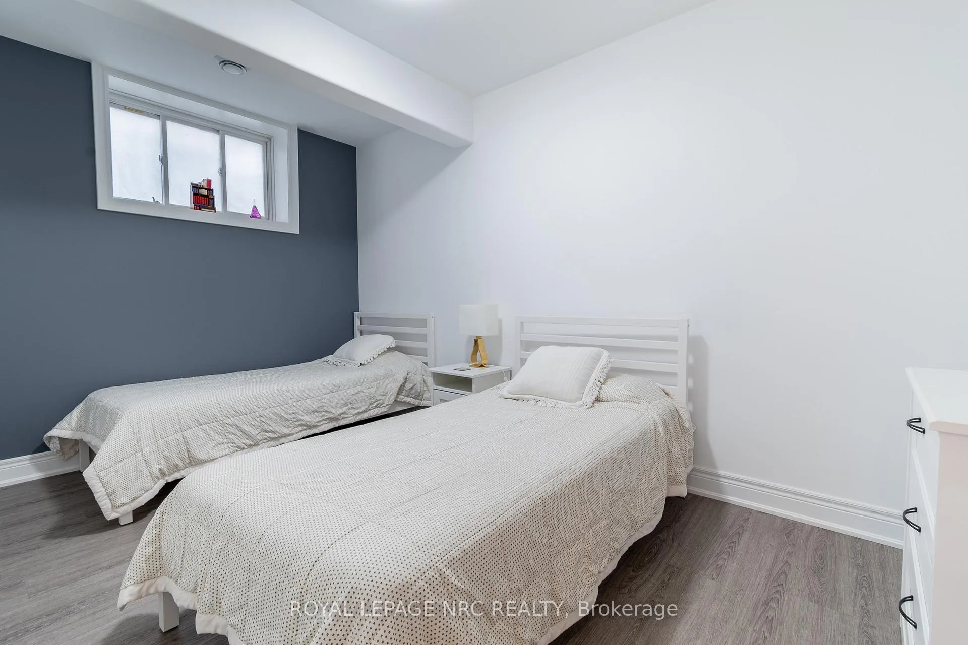 Photo 41 of 8945 Emily Boulevard, Niagara Falls, Brown — HOMEH