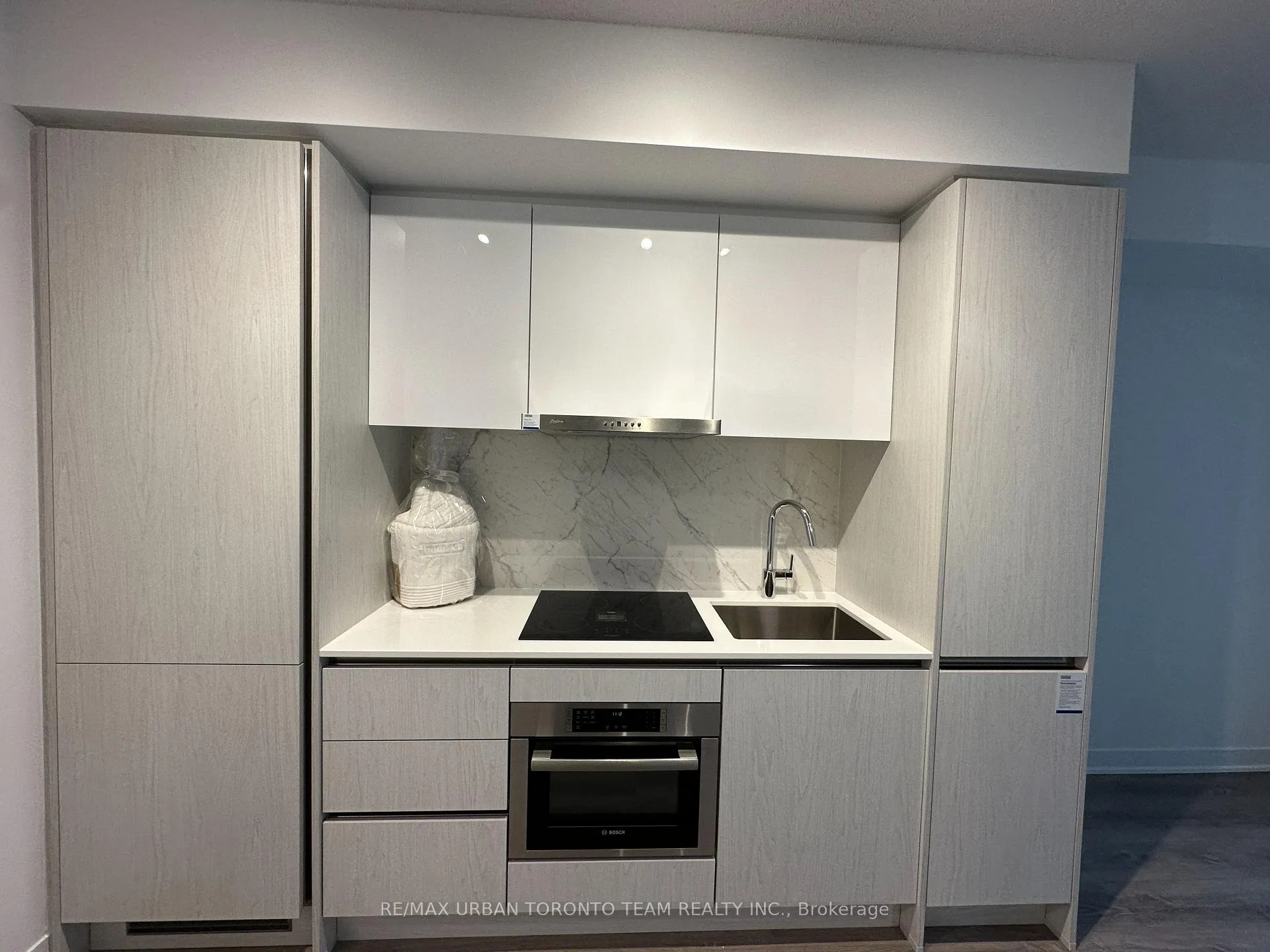 Photo 2 of Unit 605, 180 Front Street E, Toronto, Moss Park — HOMEH