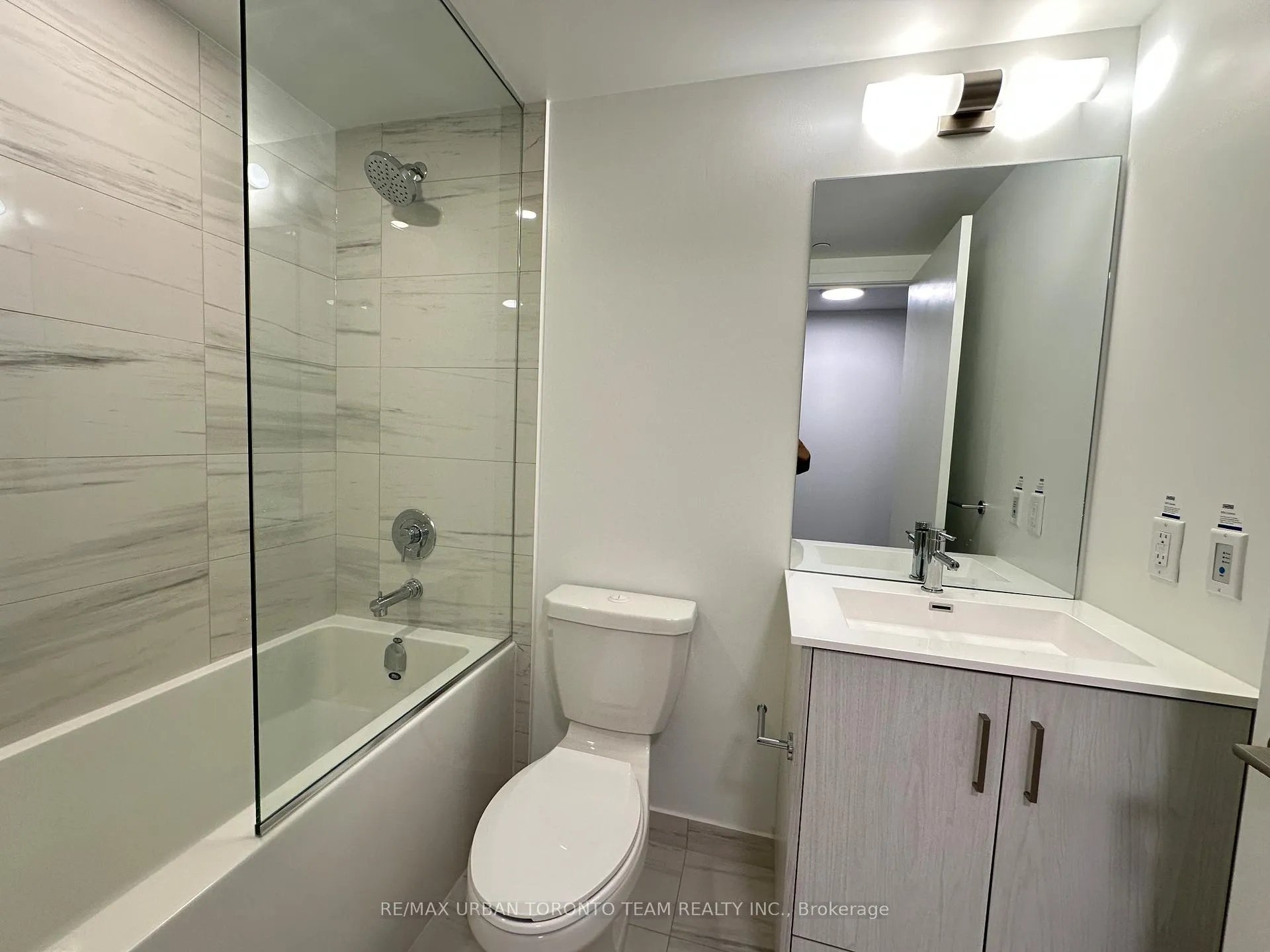 Photo 9 of Unit 605, 180 Front Street E, Toronto, Moss Park — HOMEH