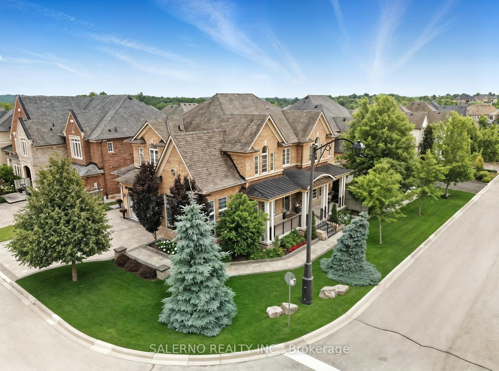 Photo 3 of 13 Bluff Trail, King, Nobleton — HOMEH