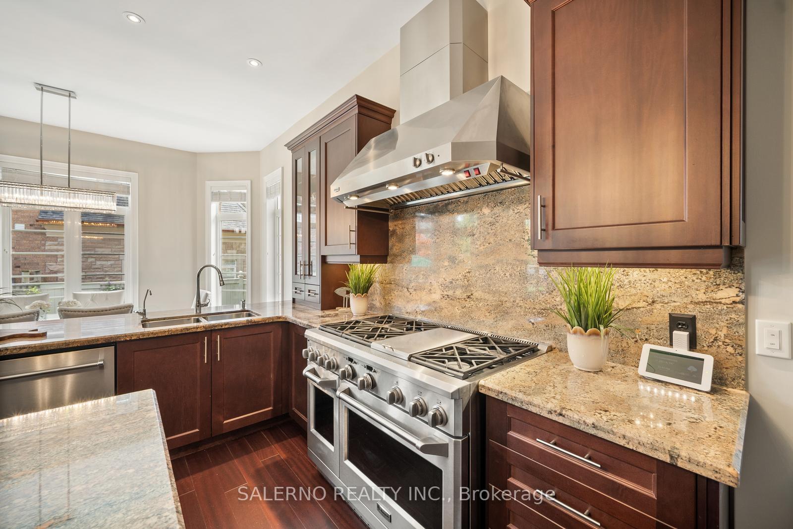 Photo 16 of 13 Bluff Trail, King, Nobleton — HOMEH