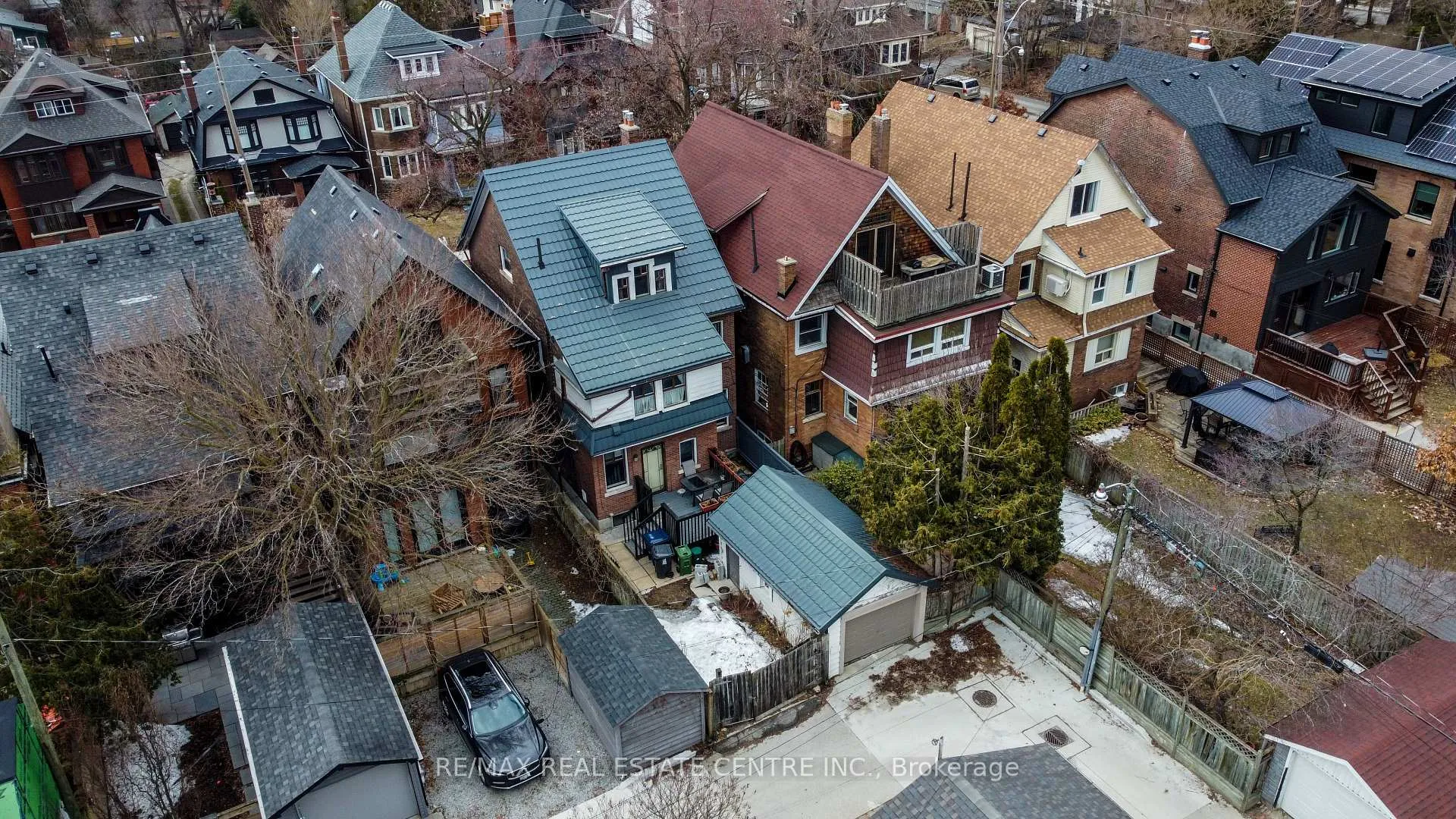Photo 5 of 213 Indian Road, Toronto, High Park-Swansea — HOMEH