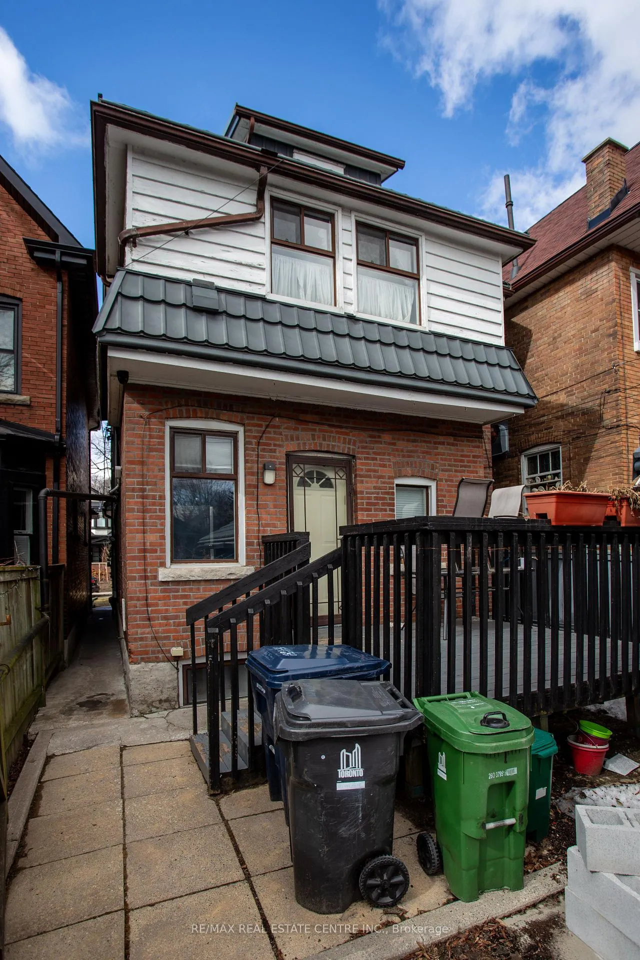 Photo 7 of 213 Indian Road, Toronto, High Park-Swansea — HOMEH