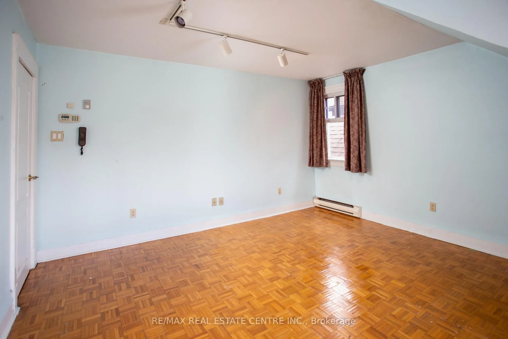 Photo 15 of 213 Indian Road, Toronto, High Park-Swansea — HOMEH