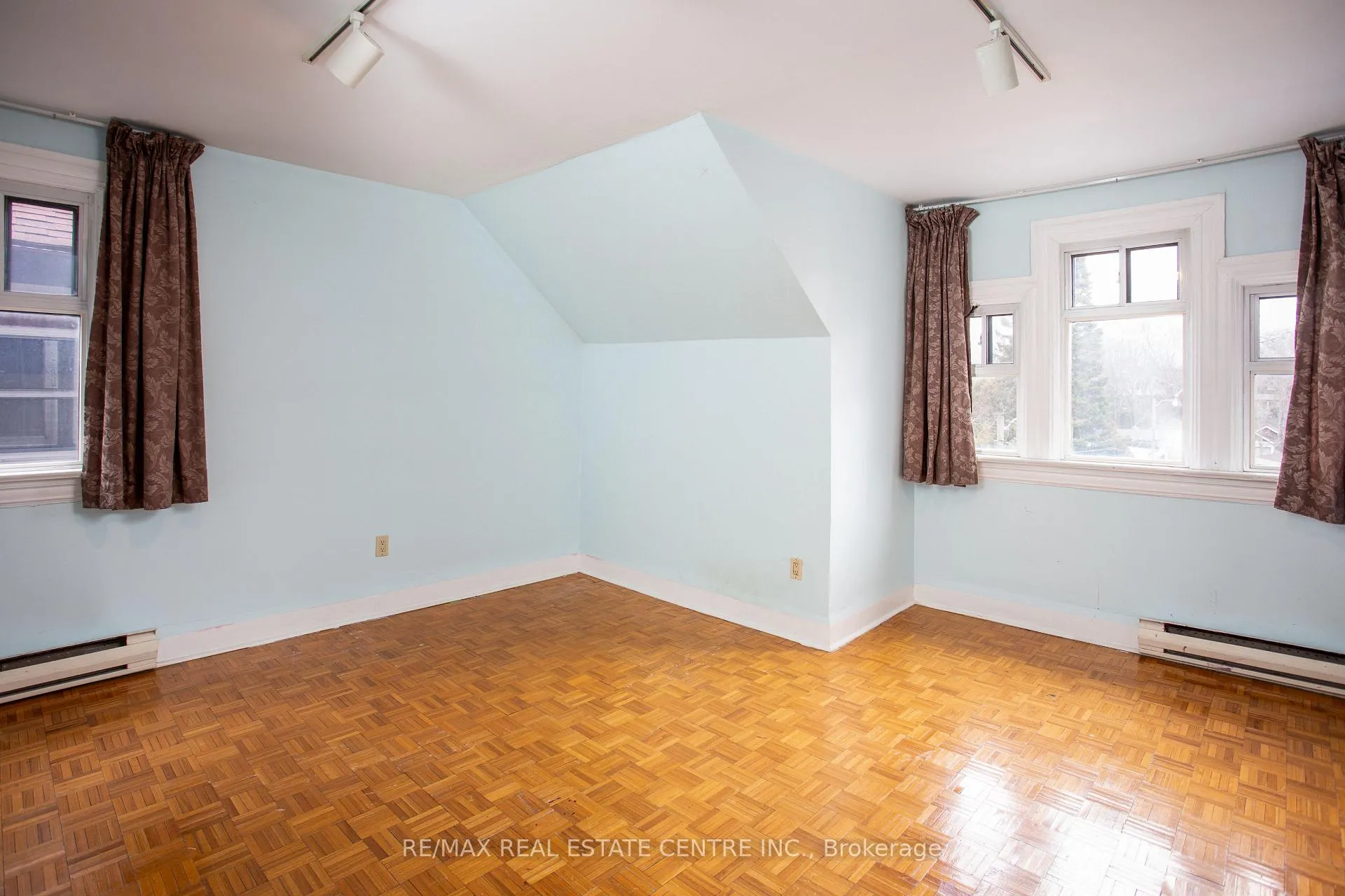 Photo 16 of 213 Indian Road, Toronto, High Park-Swansea — HOMEH