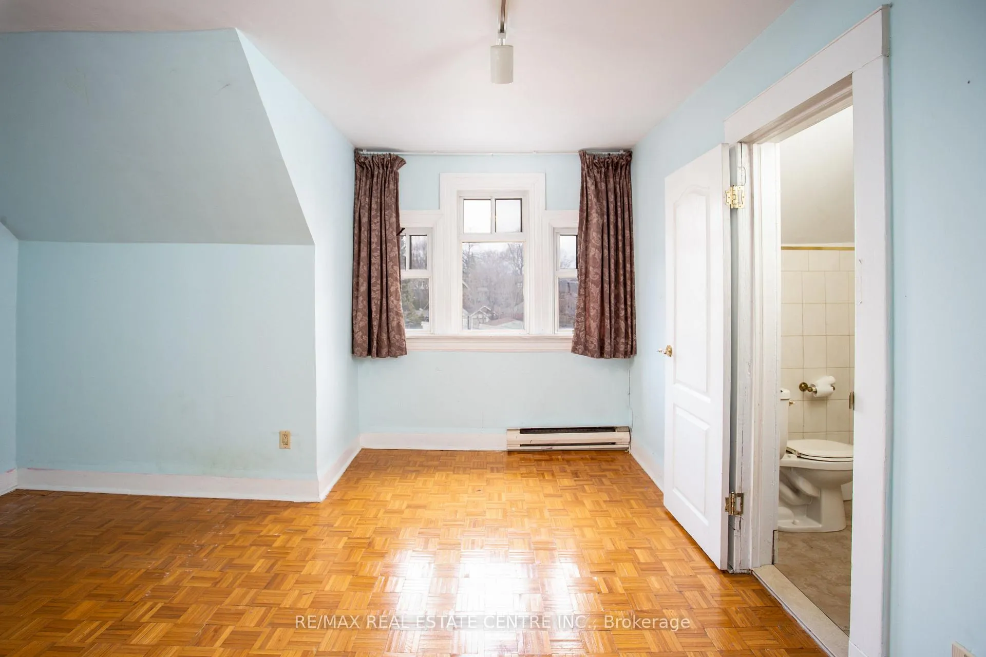 Photo 17 of 213 Indian Road, Toronto, High Park-Swansea — HOMEH