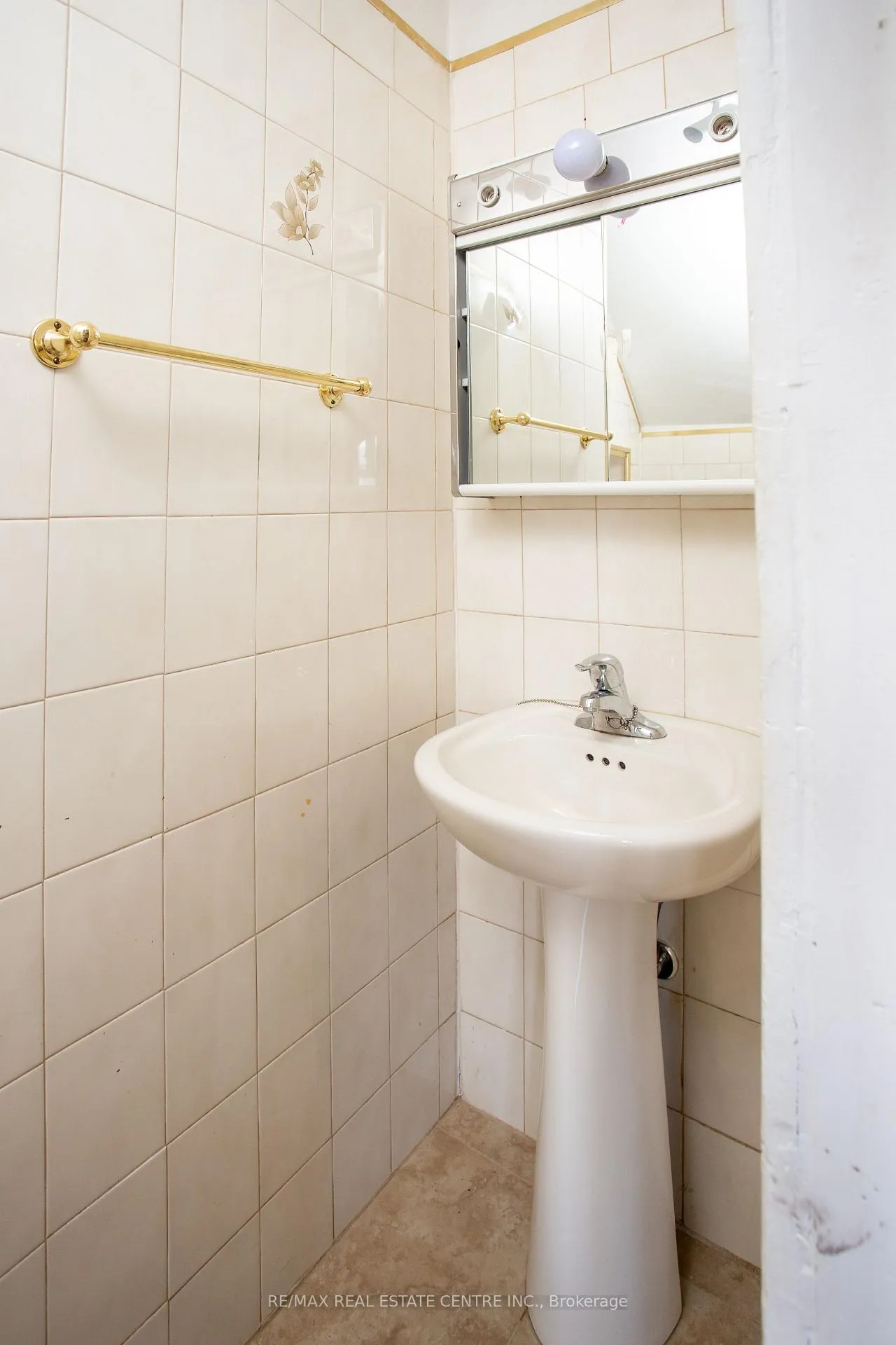 Photo 20 of 213 Indian Road, Toronto, High Park-Swansea — HOMEH