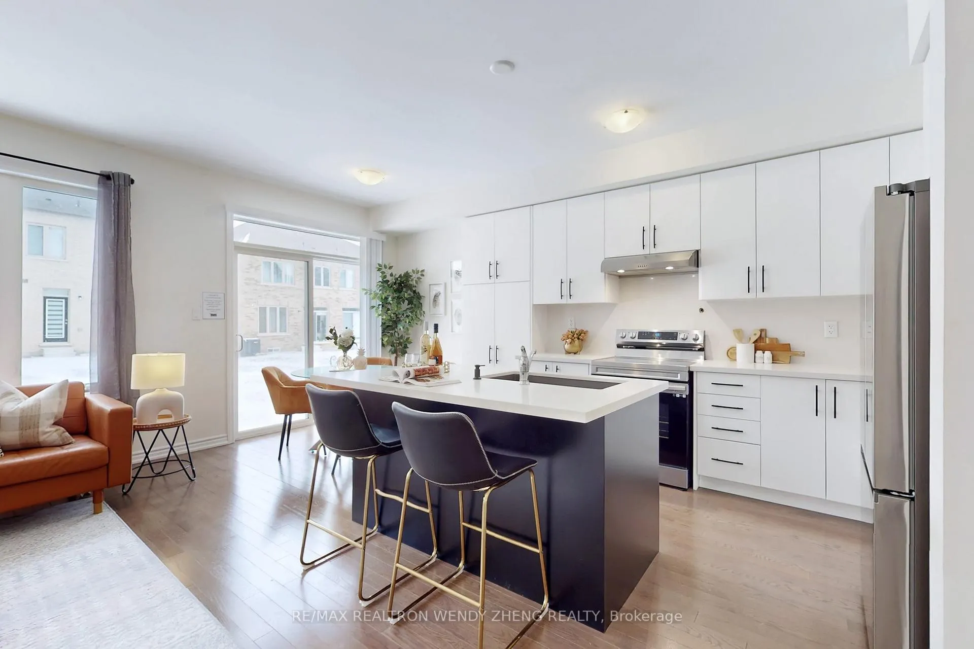 Photo 11 of 4 Armilia Place, Whitby, Williamsburg — HOMEH