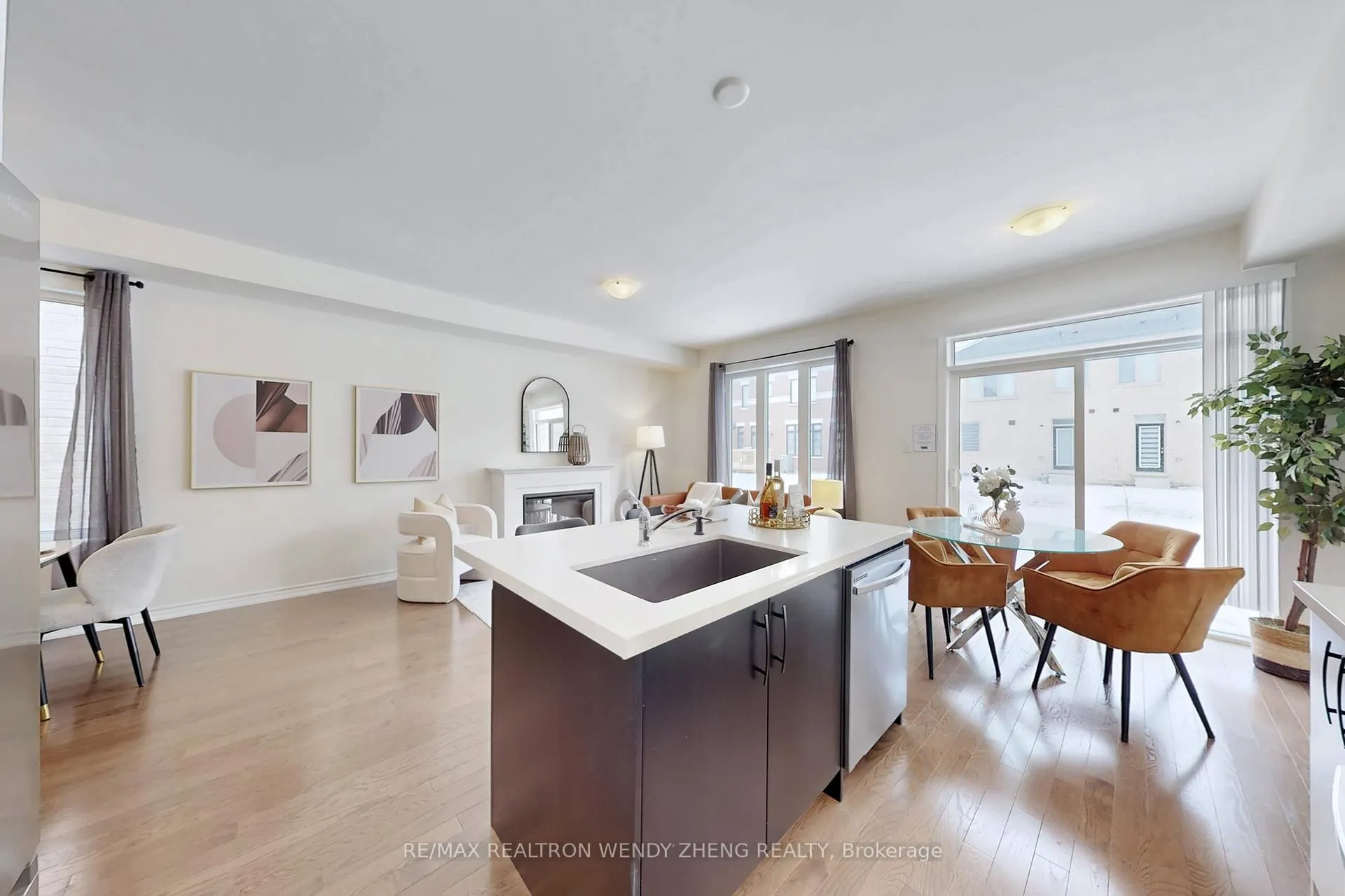 Photo 14 of 4 Armilia Place, Whitby, Williamsburg — HOMEH