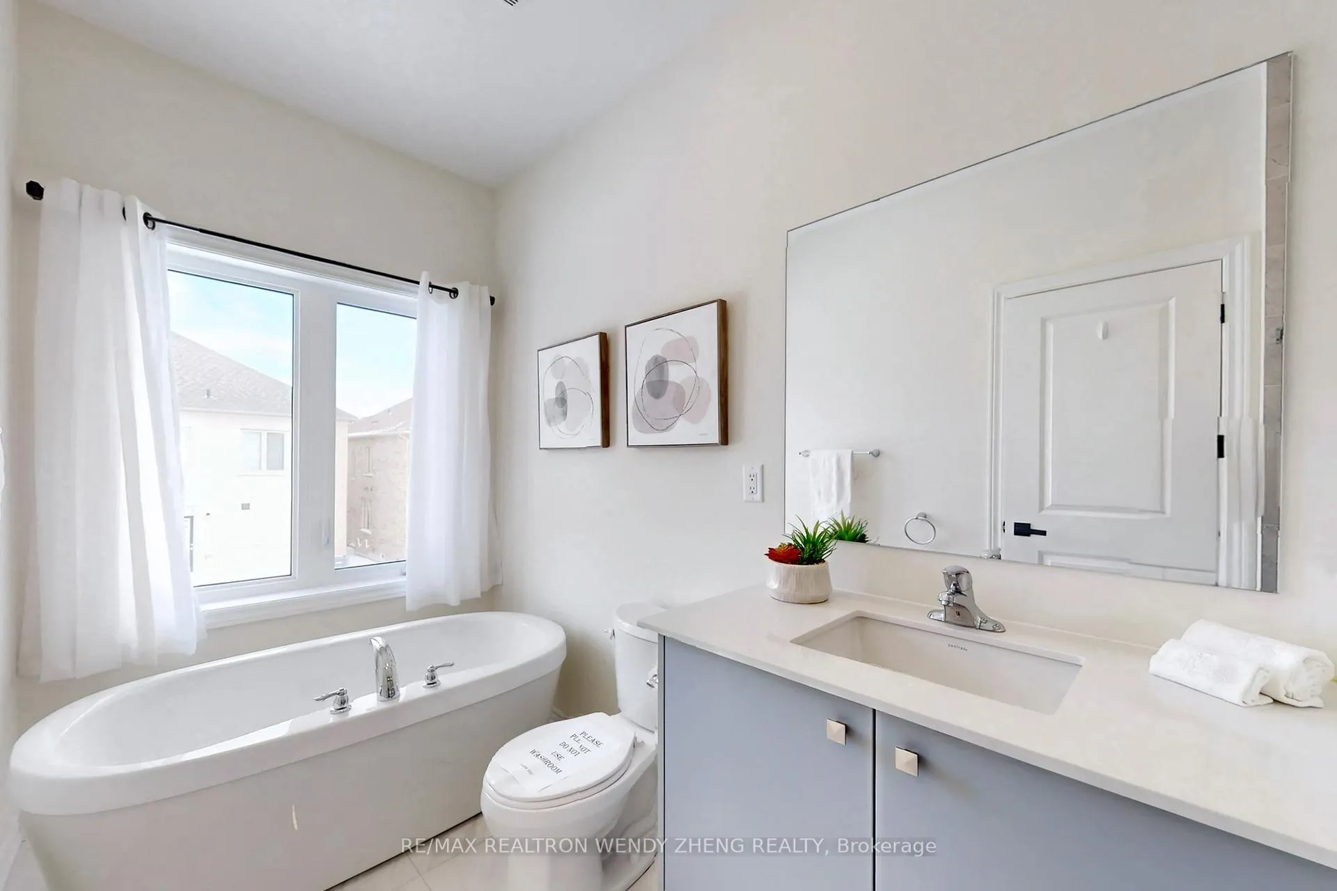 Photo 21 of 4 Armilia Place, Whitby, Williamsburg — HOMEH