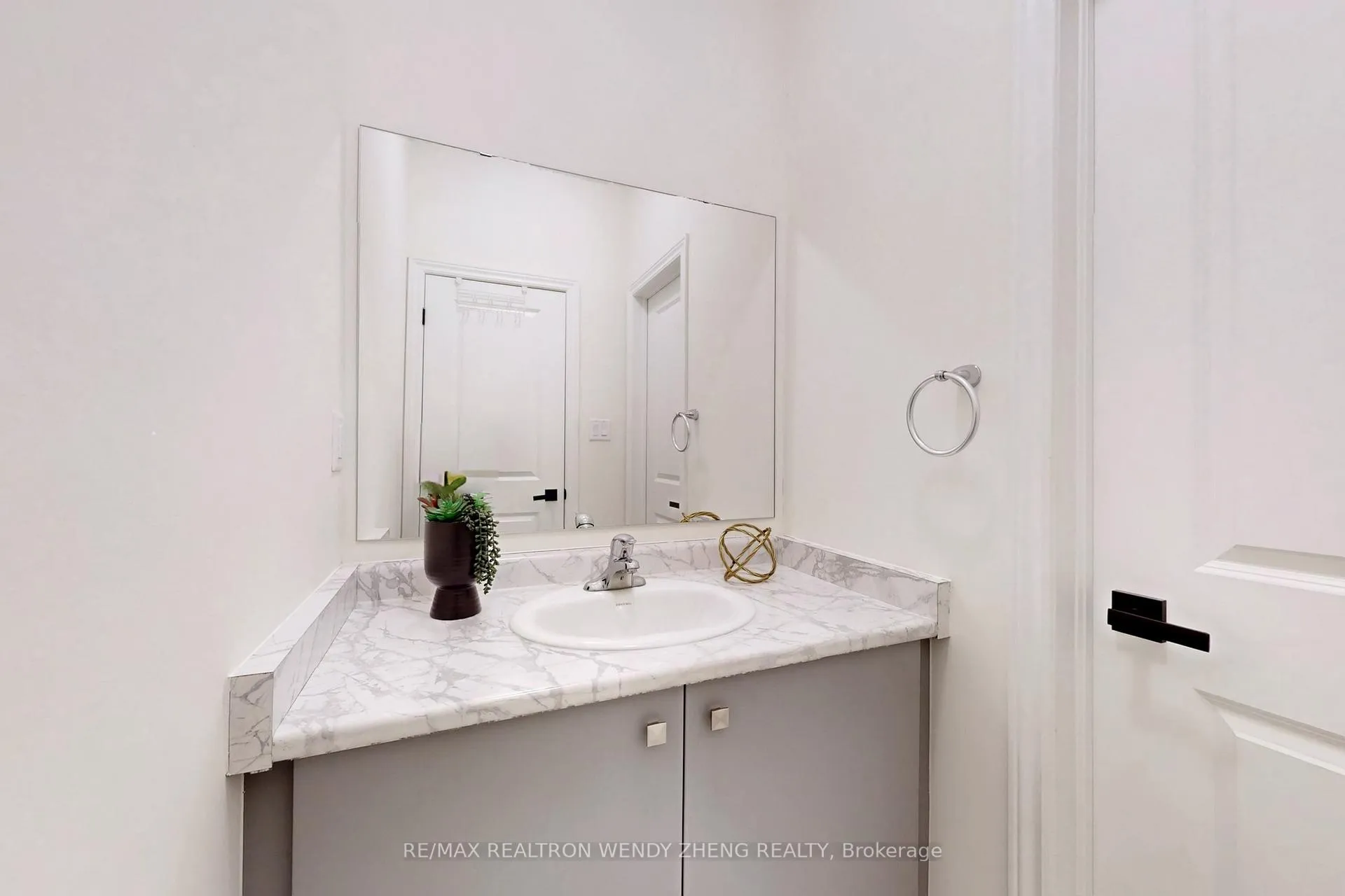 Photo 33 of 4 Armilia Place, Whitby, Williamsburg — HOMEH