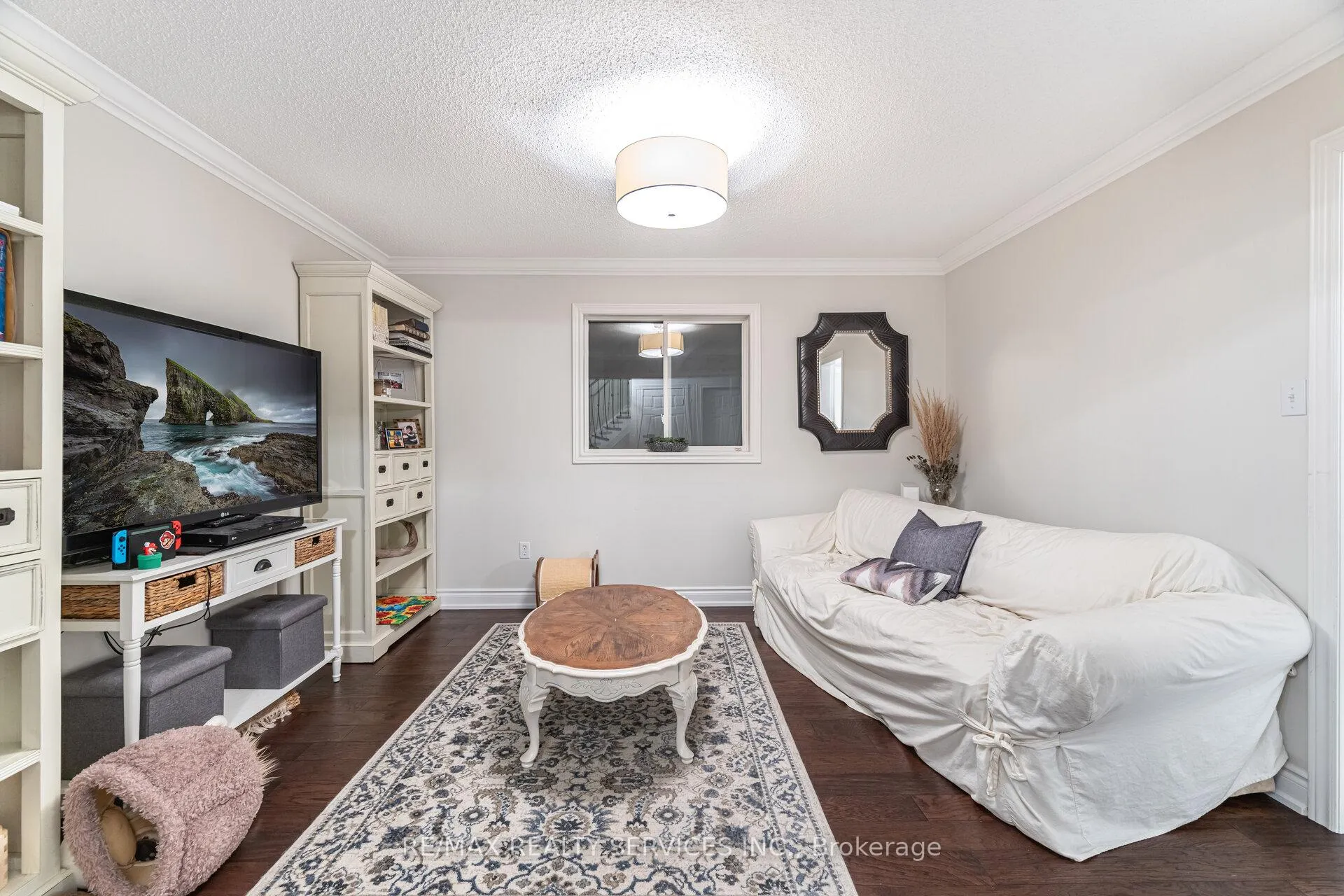Photo 4 of 13 Emily Carr Crescent, Caledon, Bolton West — HOMEH