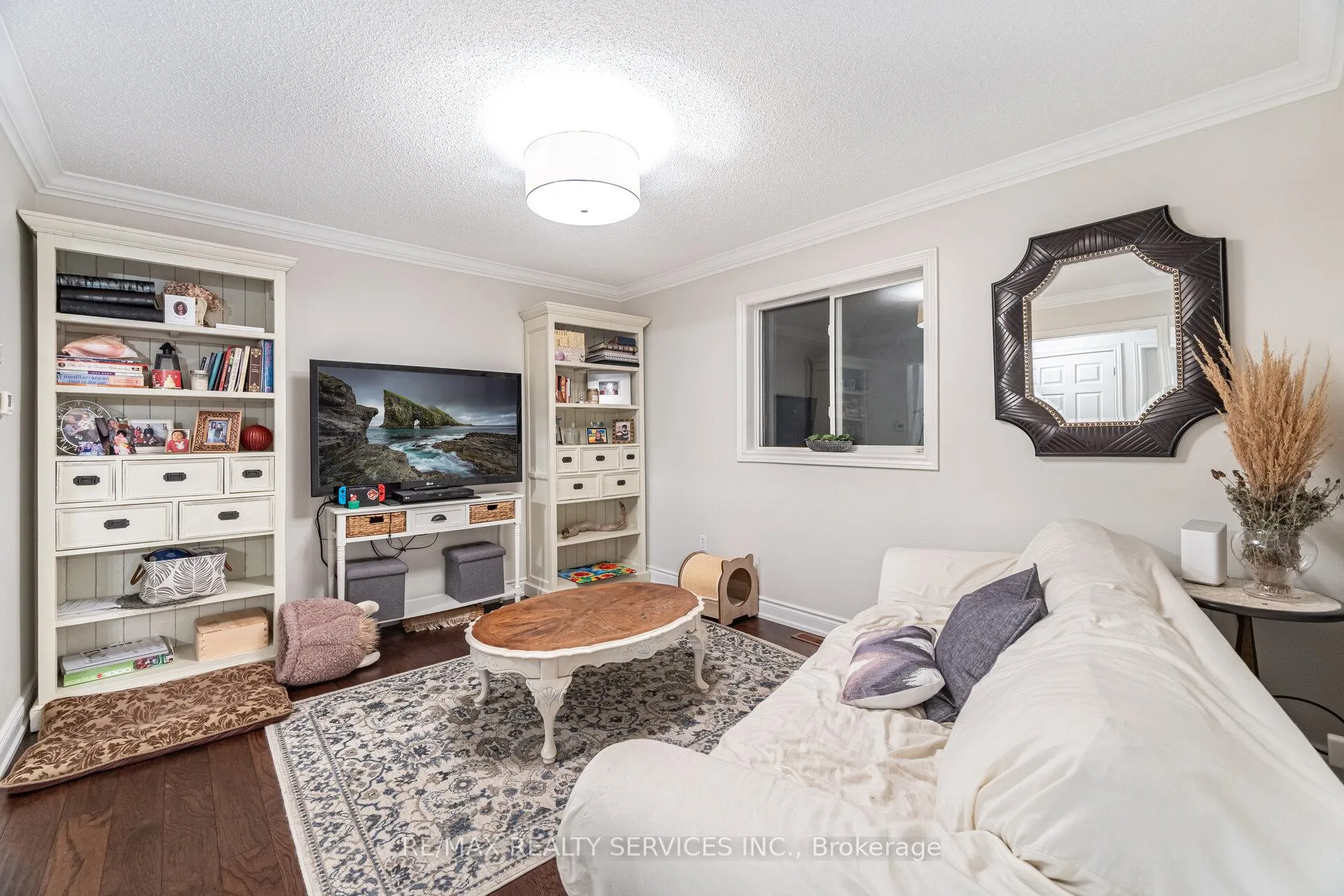 Photo 5 of 13 Emily Carr Crescent, Caledon, Bolton West — HOMEH