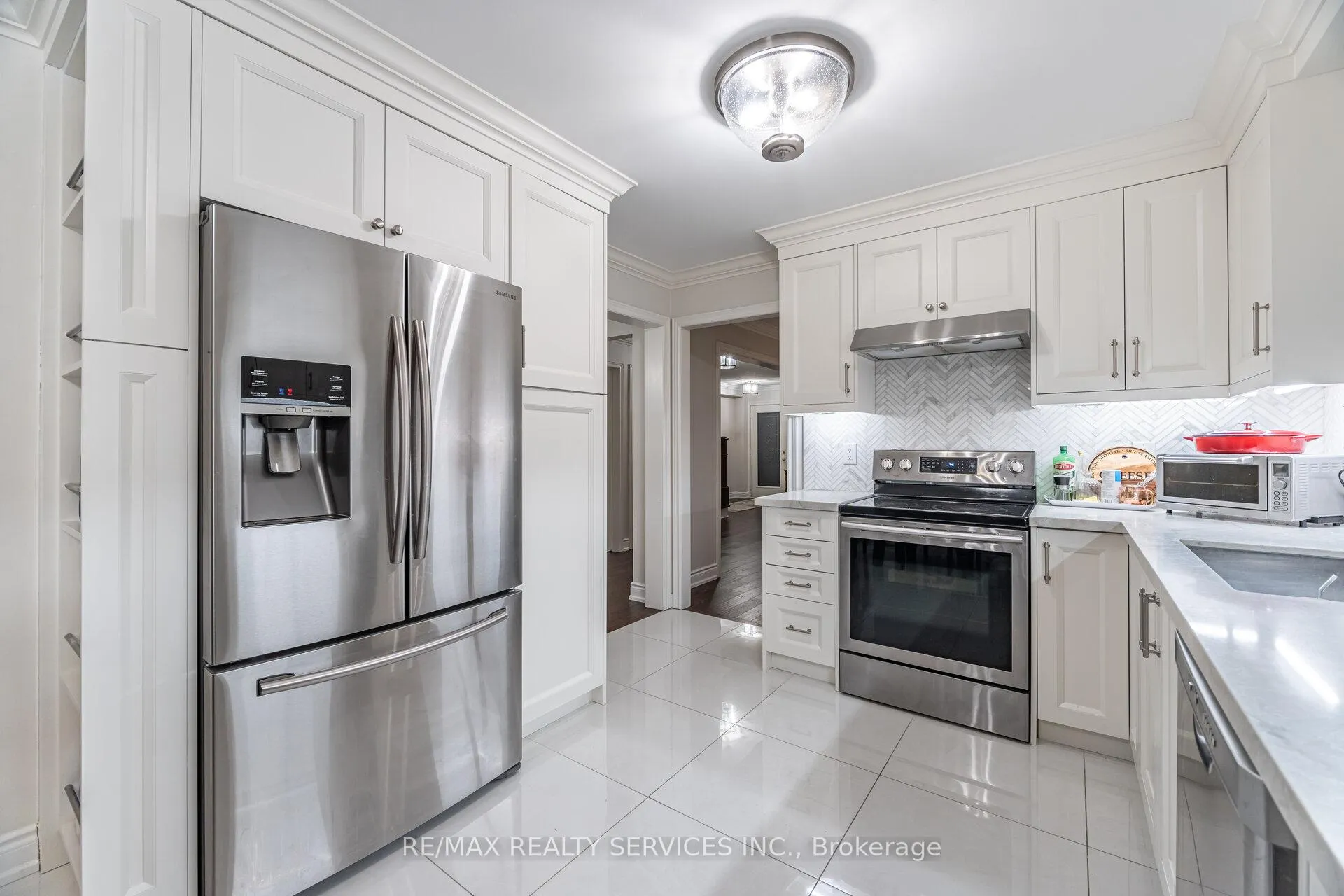 Photo 10 of 13 Emily Carr Crescent, Caledon, Bolton West — HOMEH