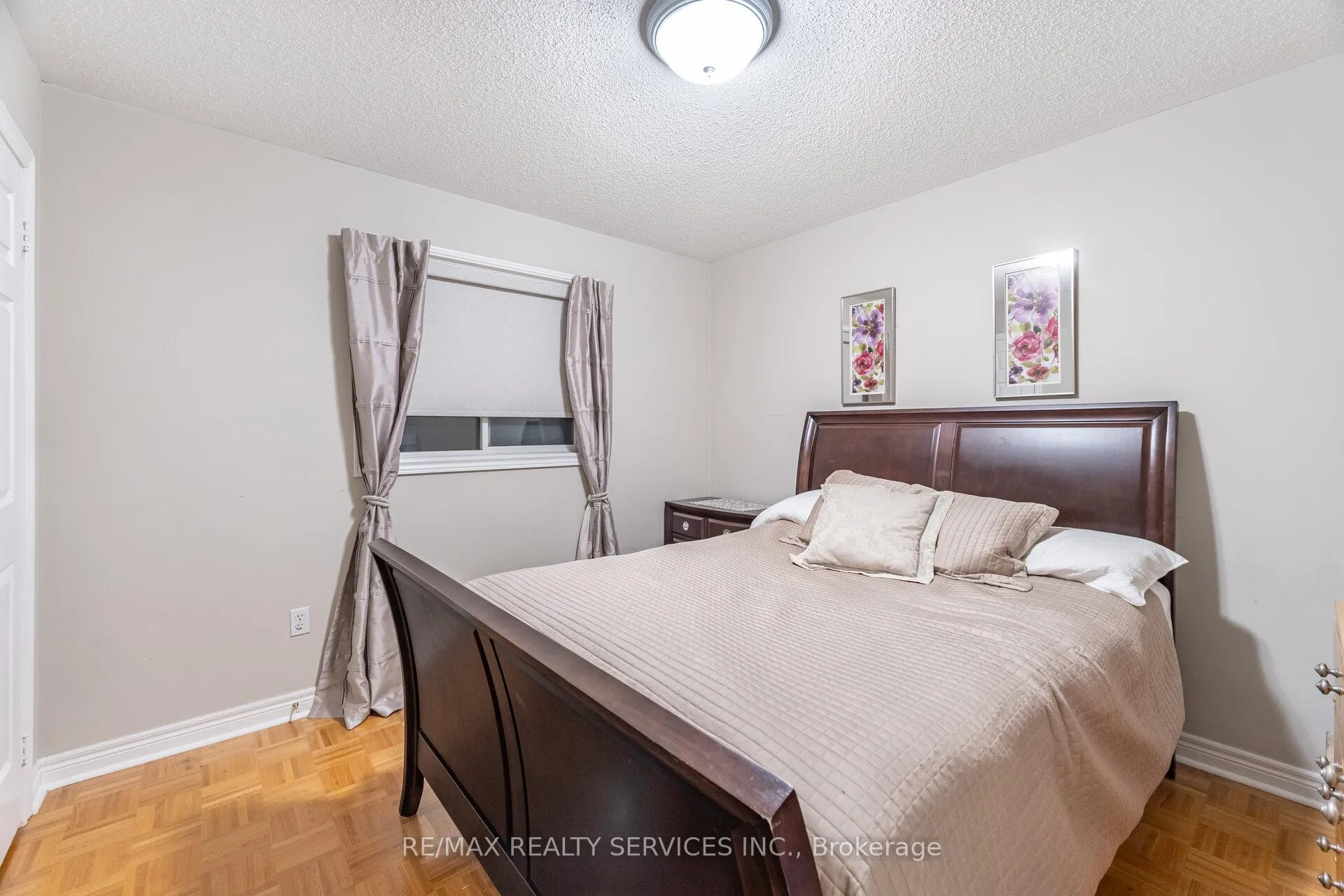 Photo 33 of 13 Emily Carr Crescent, Caledon, Bolton West — HOMEH