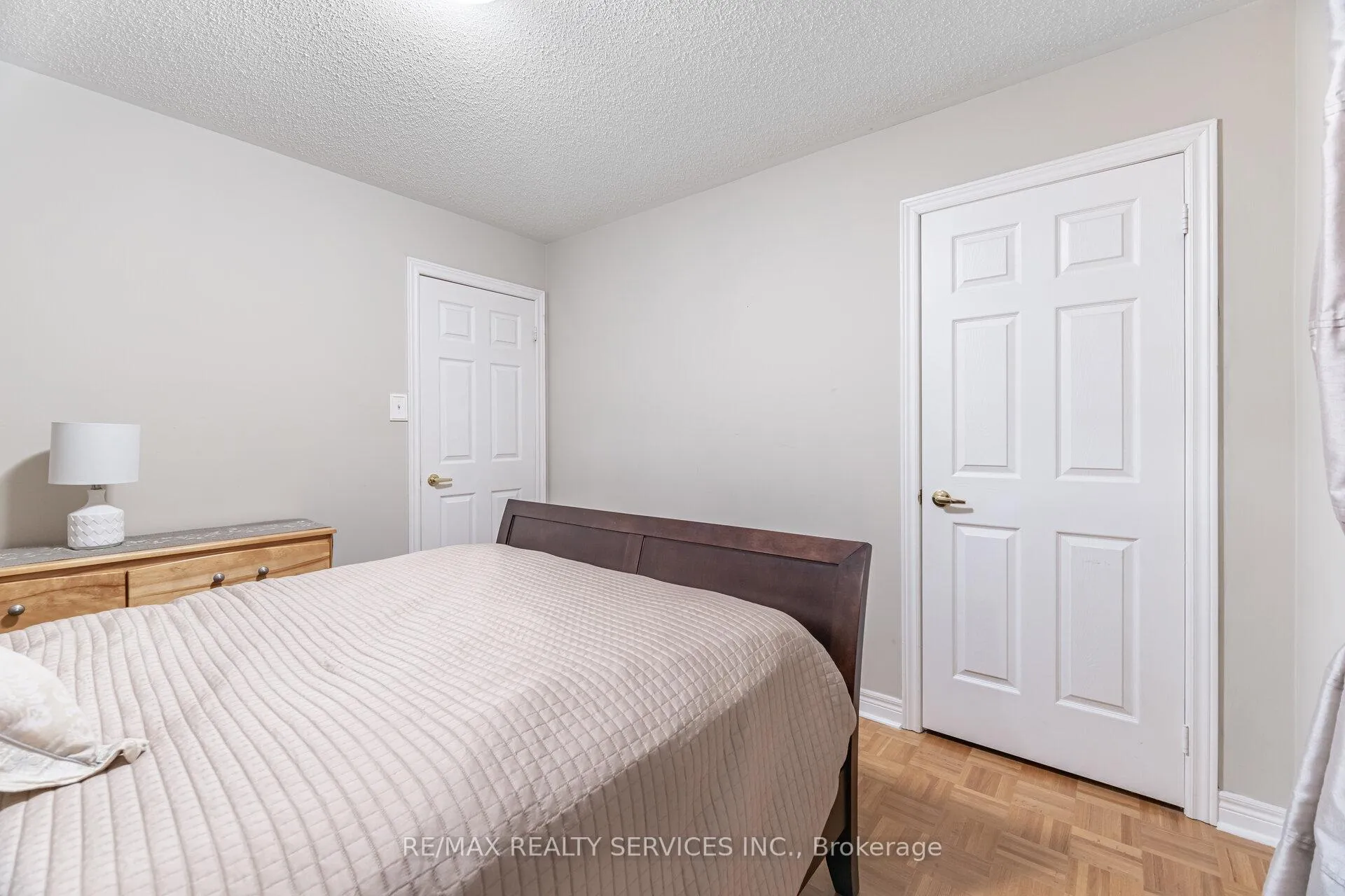 Photo 34 of 13 Emily Carr Crescent, Caledon, Bolton West — HOMEH