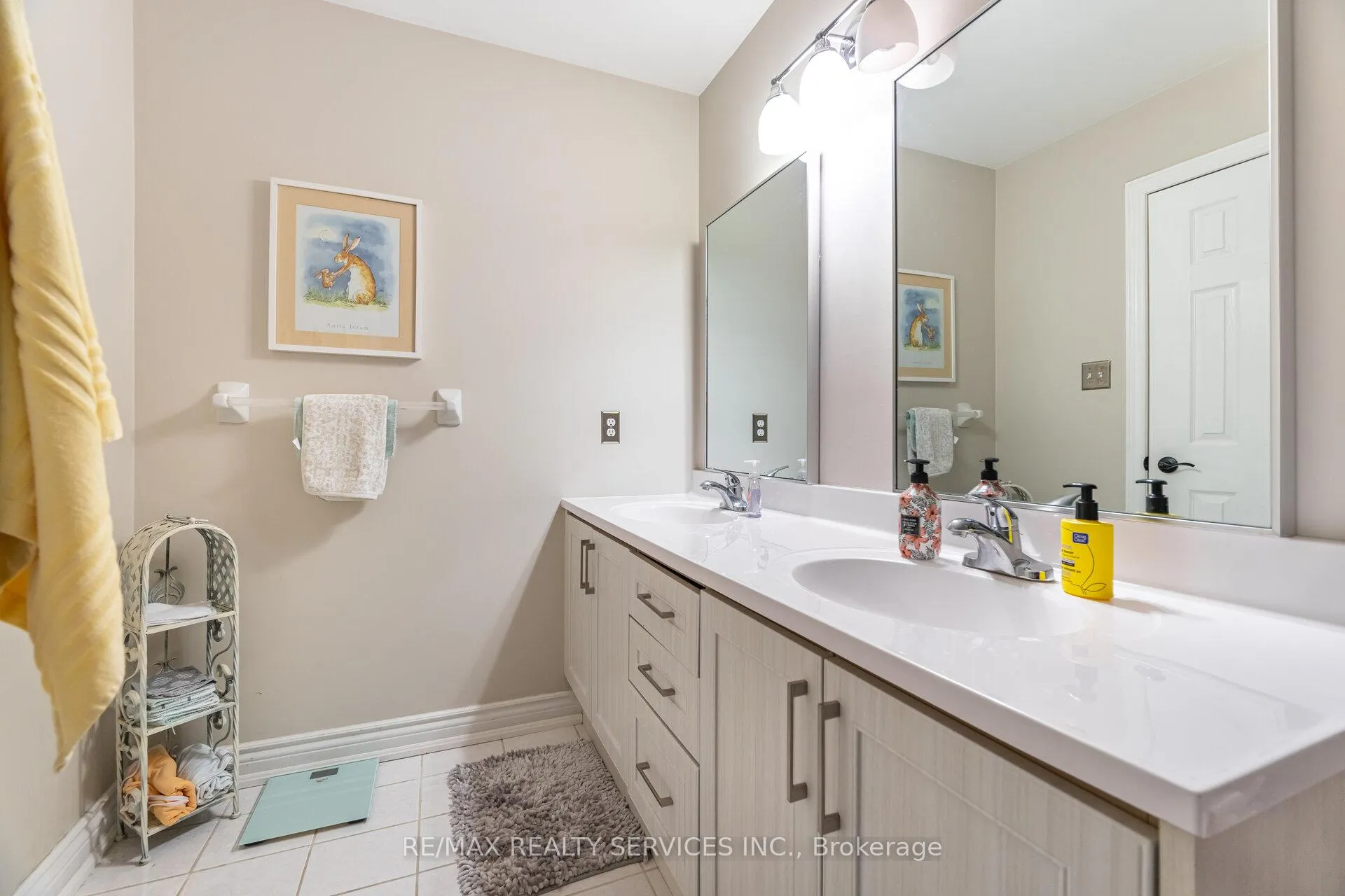 Photo 35 of 13 Emily Carr Crescent, Caledon, Bolton West — HOMEH