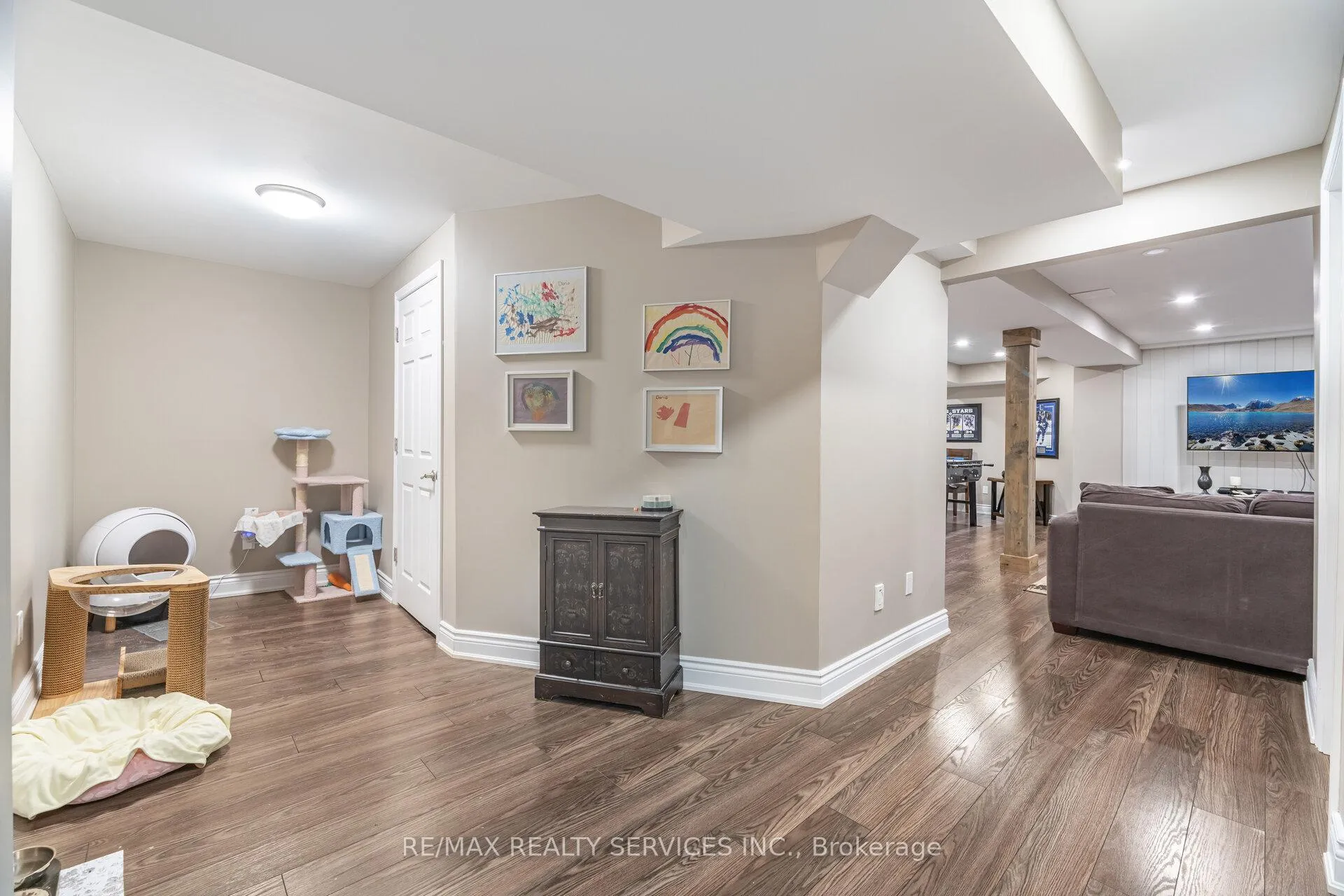Photo 37 of 13 Emily Carr Crescent, Caledon, Bolton West — HOMEH
