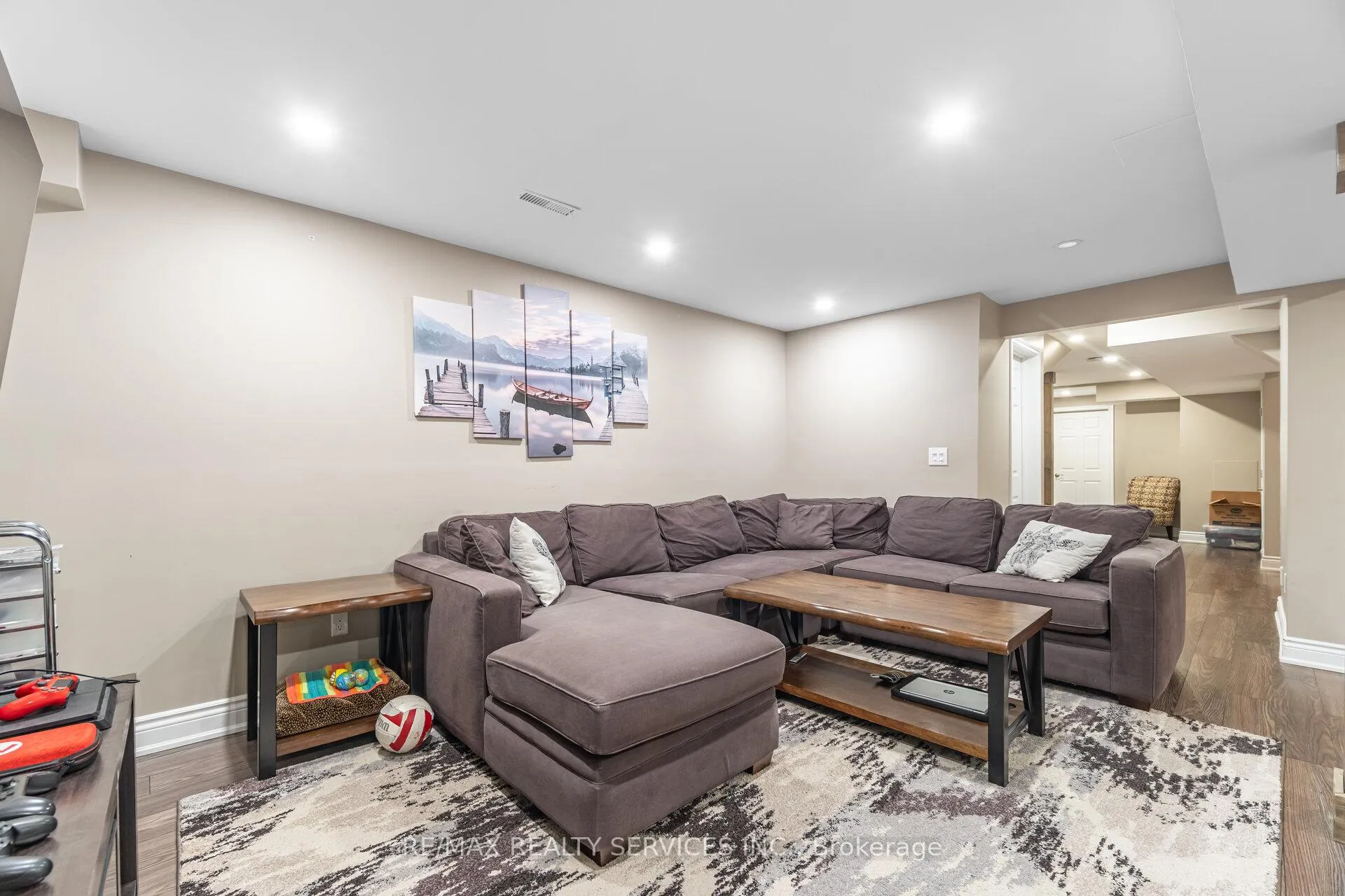 Photo 38 of 13 Emily Carr Crescent, Caledon, Bolton West — HOMEH