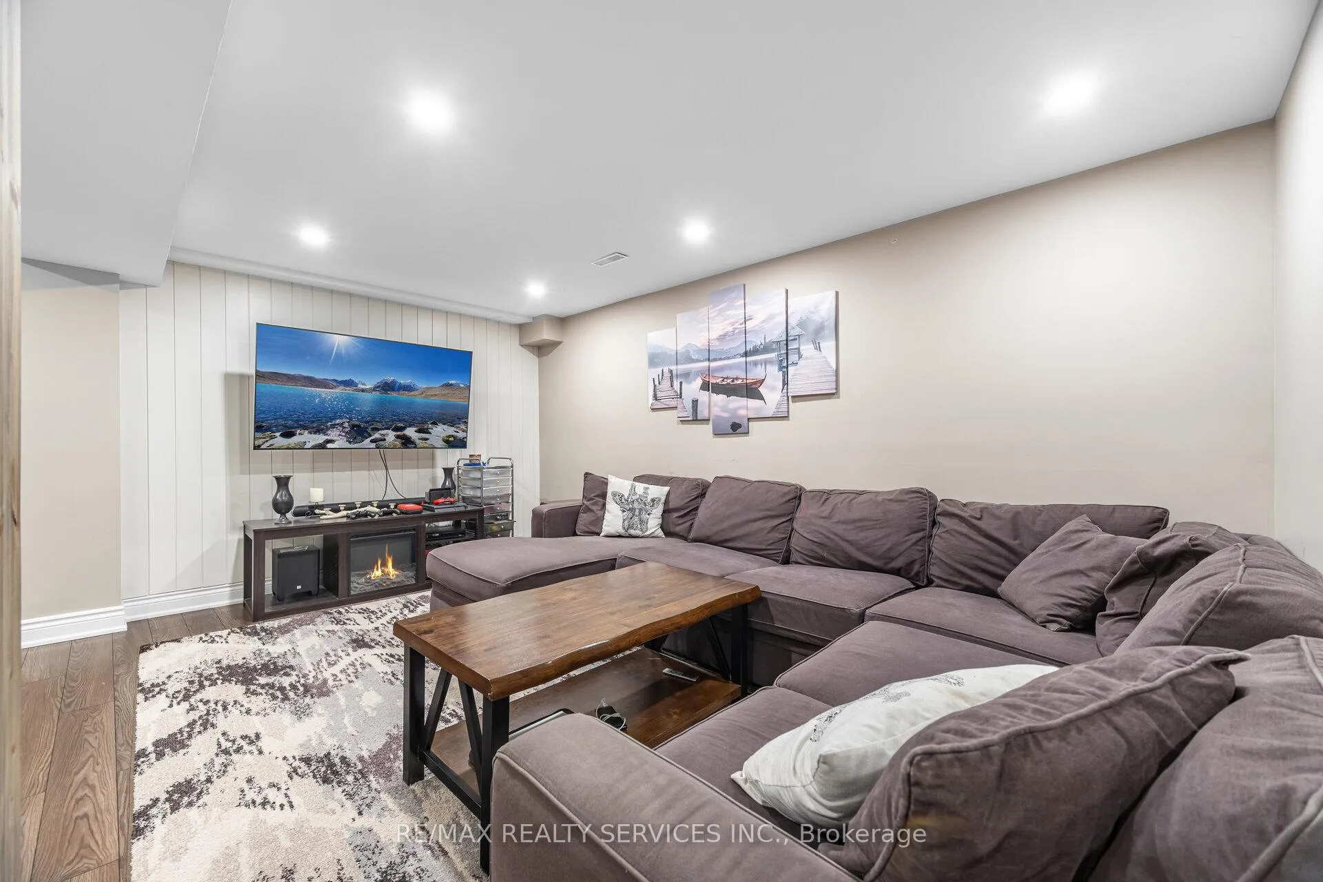 Photo 39 of 13 Emily Carr Crescent, Caledon, Bolton West — HOMEH