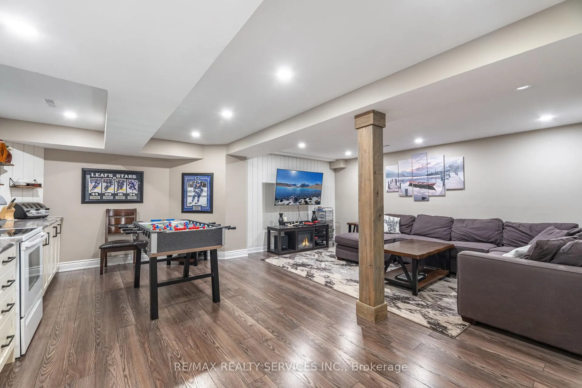 Photo 43 of 13 Emily Carr Crescent, Caledon, Bolton West — HOMEH